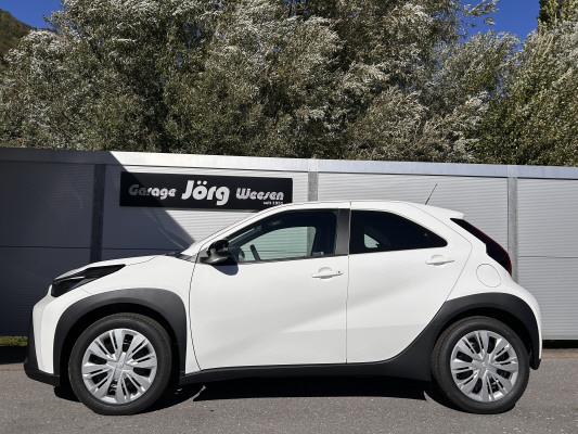 TOYOTA Aygo X 1.5 com. com.-image-2