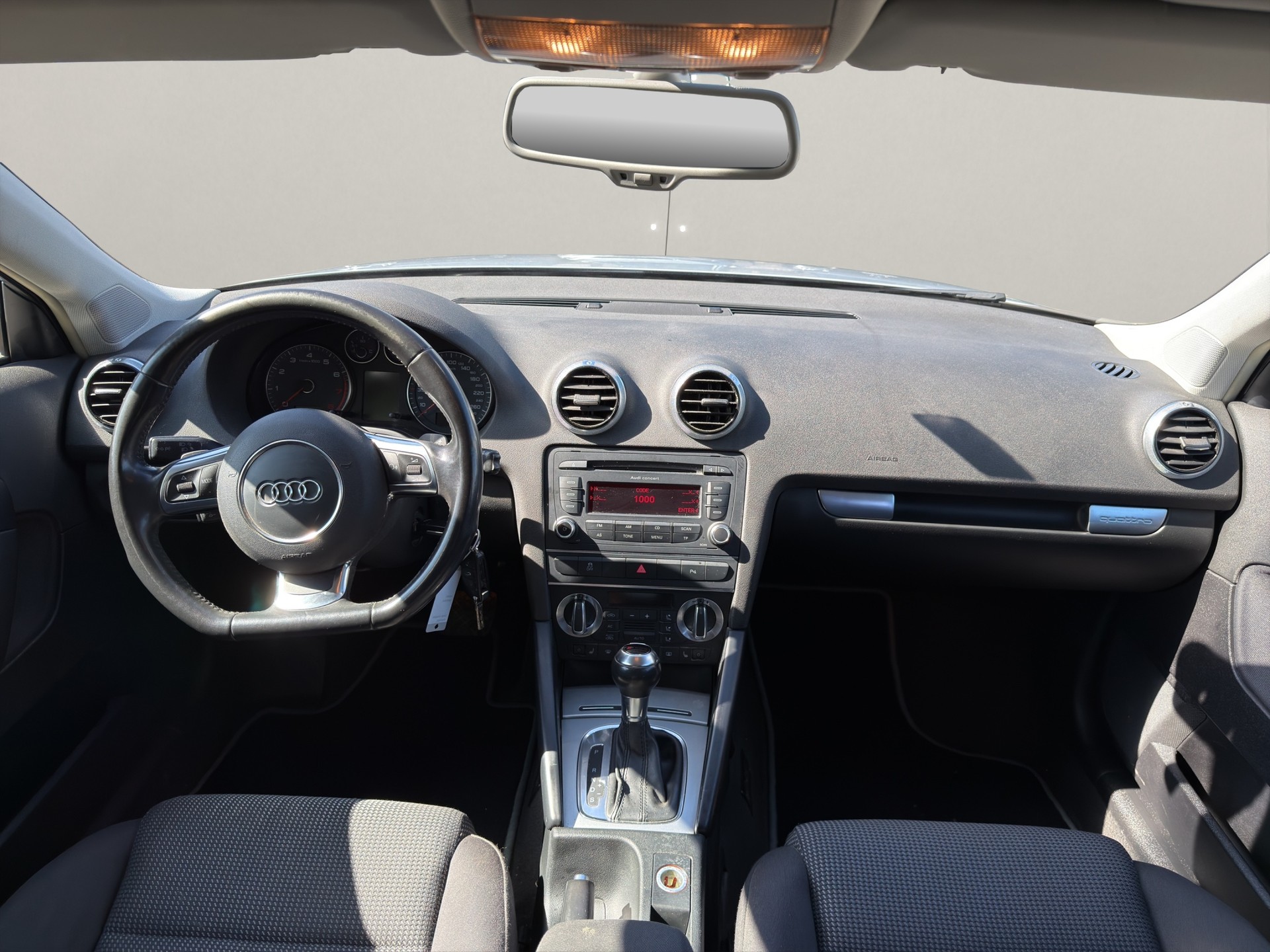AUDI A3 Sportback 2.0 TFSI Ambition quattro S-tronic-image-9
