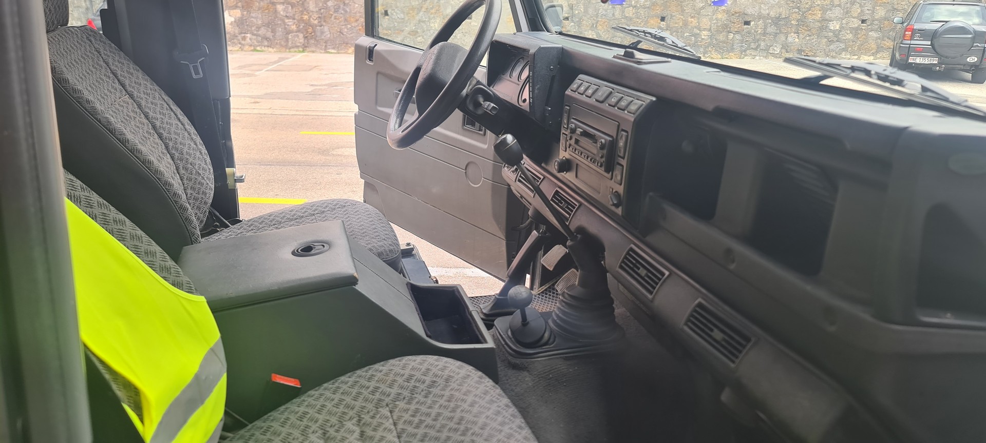 LAND ROVER Defender 90 SW 2.5 Td5-image-8