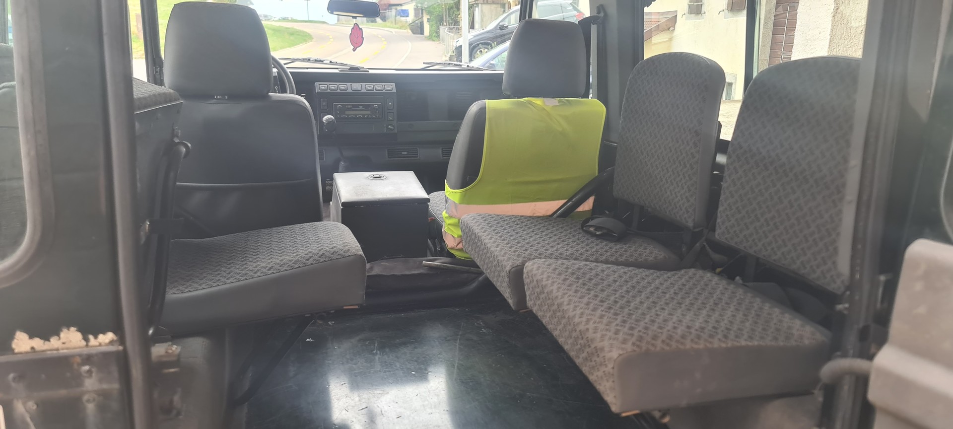 LAND ROVER Defender 90 SW 2.5 Td5-image-11