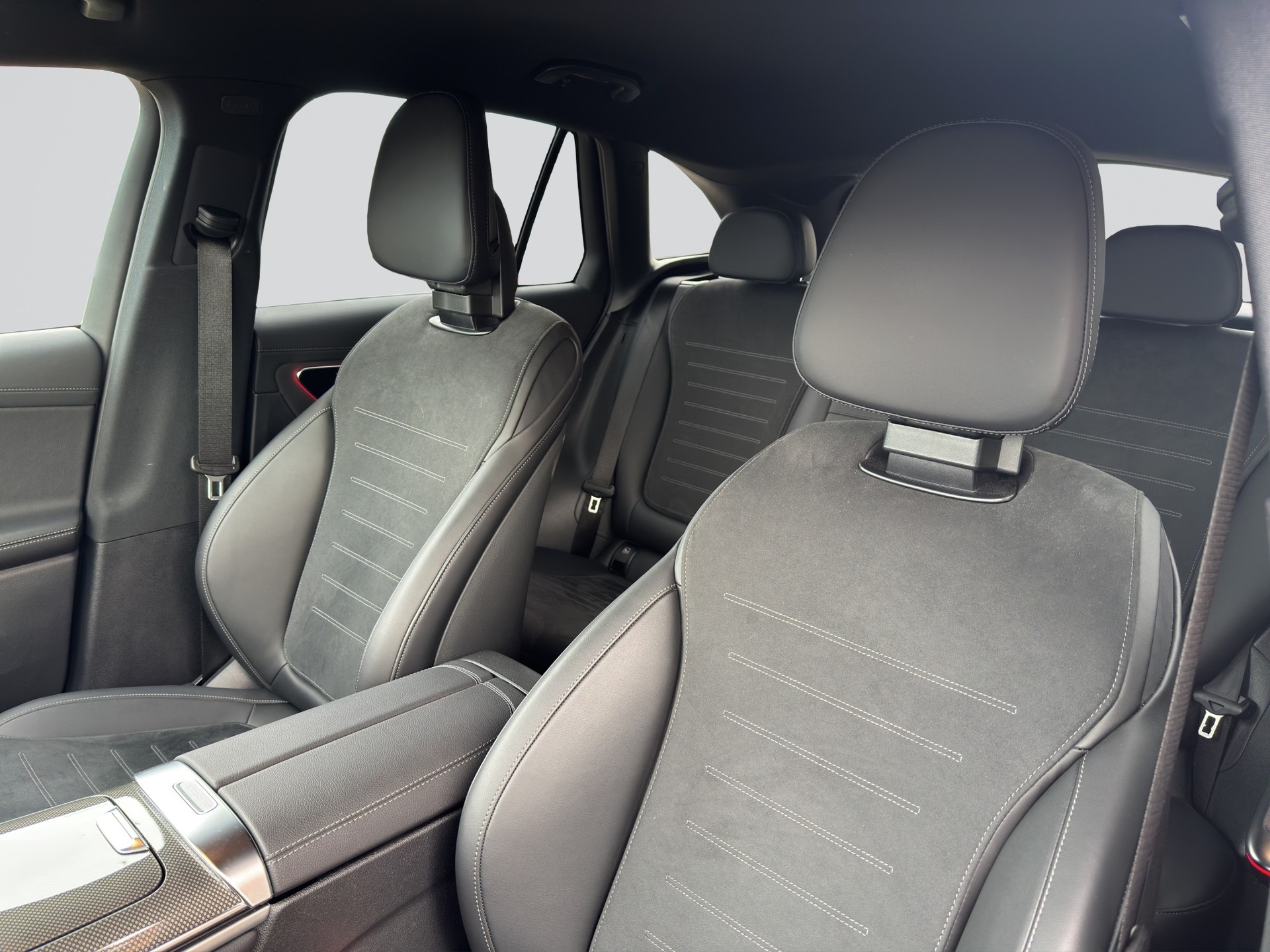 MERCEDES-BENZ GLC 300 d AMG Line 4Matic Night 9G-Tronic-image-5