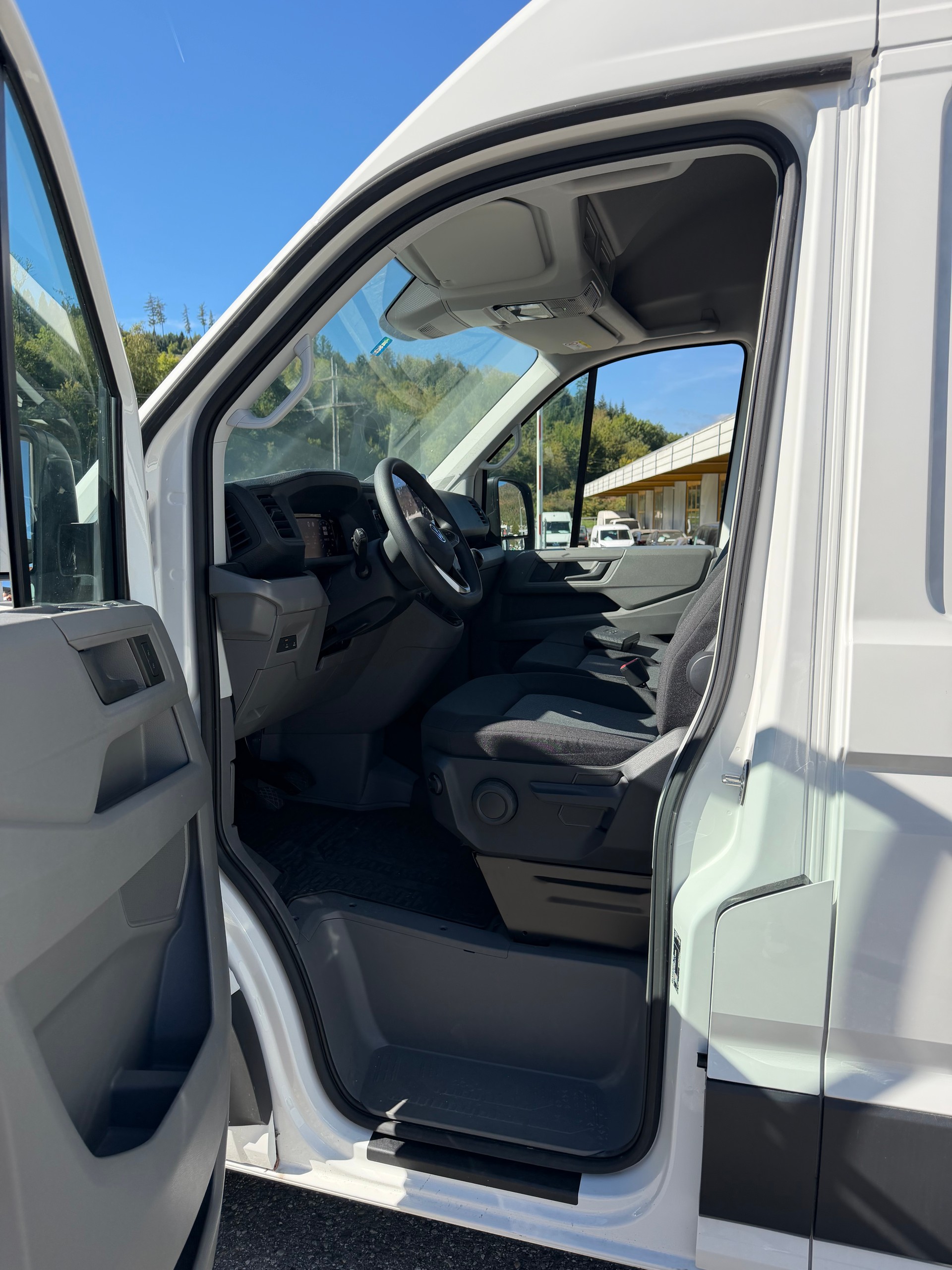 VW CRAFTER 35 2.0 BiTDI L3 H2. NUR 6`400 KM. TOP AUSSTATTUNG. MIT GARANTIE 39`800.- NL 1190 KG !!-image-31