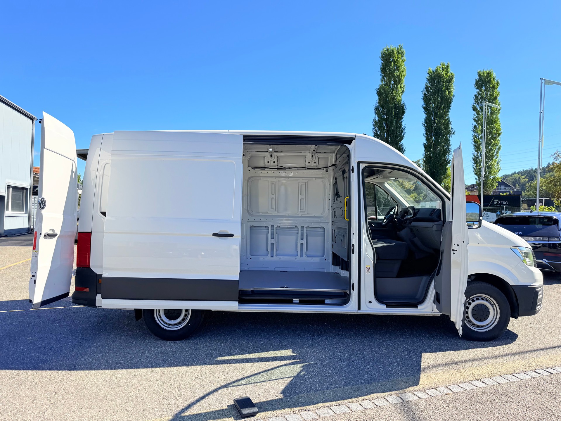 VW CRAFTER 35 2.0 BiTDI L3 H2. NUR 6`400 KM. TOP AUSSTATTUNG. MIT GARANTIE 39`800.- NL 1190 KG !!-image-5