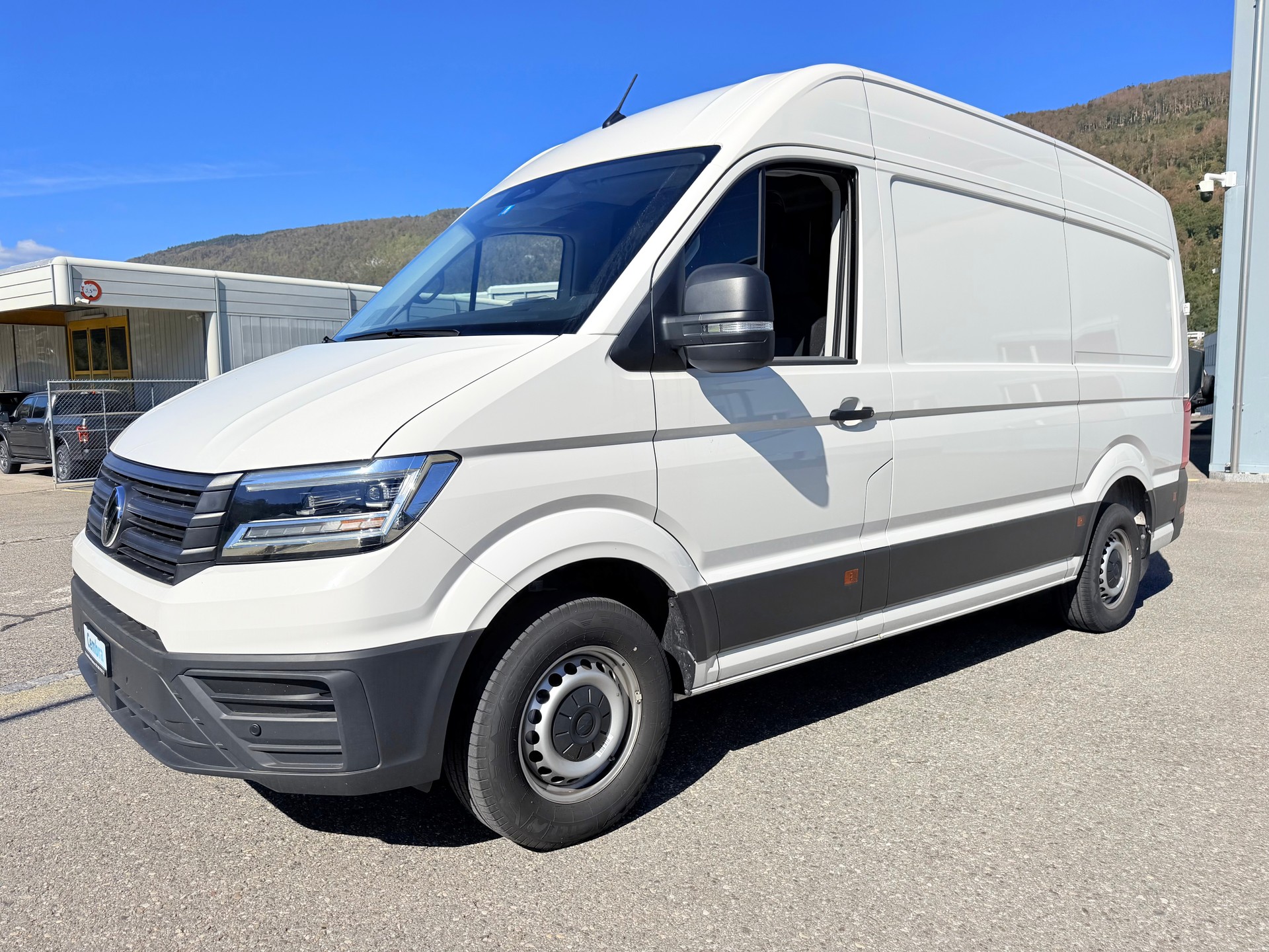 VW CRAFTER 35 2.0 BiTDI L3 H2. NUR 6`400 KM. TOP AUSSTATTUNG. MIT GARANTIE 39`800.- NL 1190 KG !!-image-8