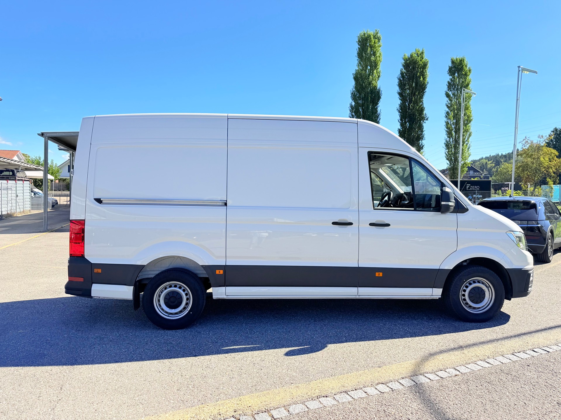 VW CRAFTER 35 2.0 BiTDI L3 H2. NUR 6`400 KM. TOP AUSSTATTUNG. MIT GARANTIE 39`800.- NL 1190 KG !!-image-2