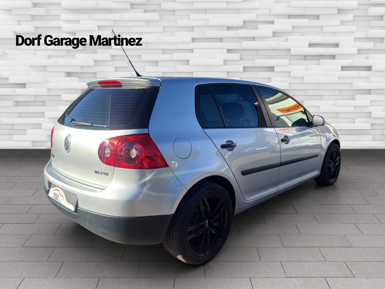 VW Golf 1.6 FSI Trend Edition-image-5