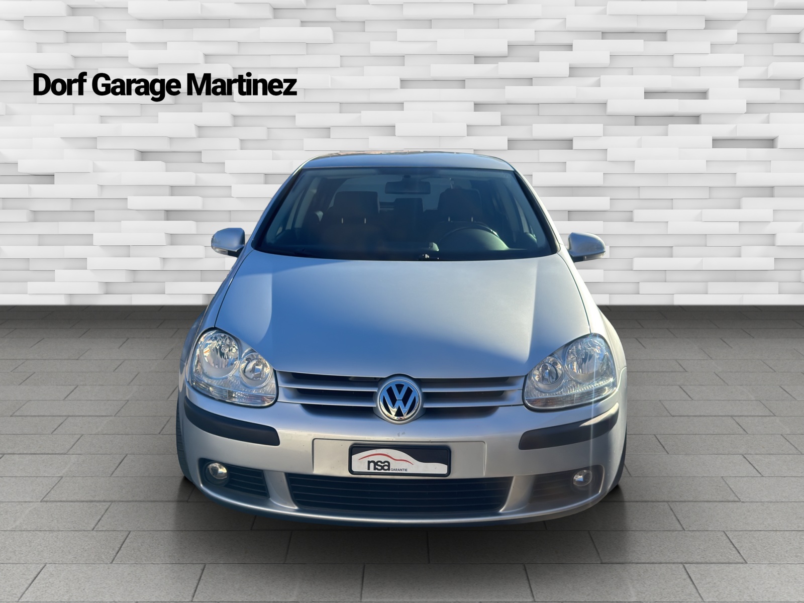 VW Golf 1.6 FSI Trend Edition-image-0