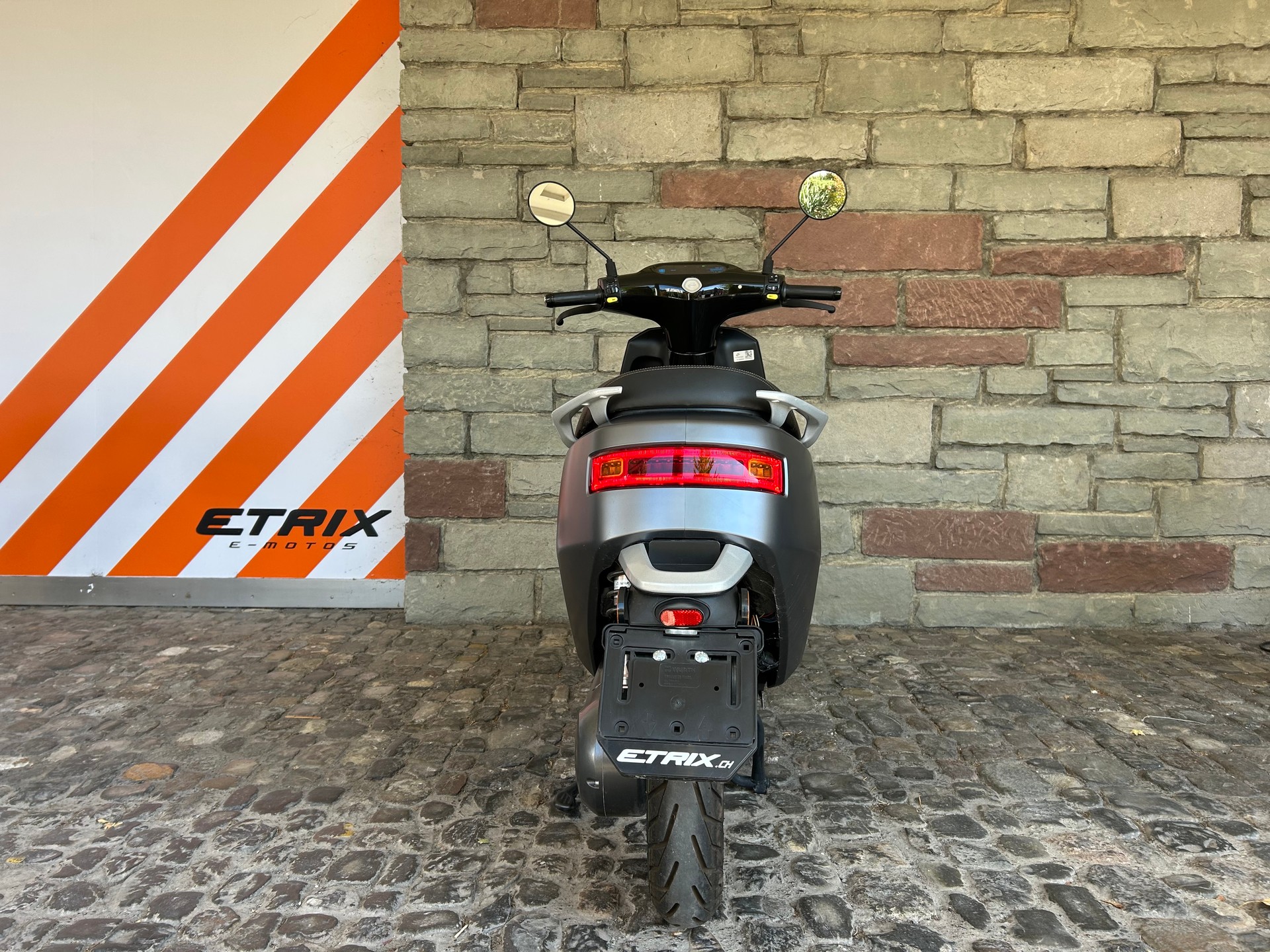 ECOOTER E2R-showroom-element-2