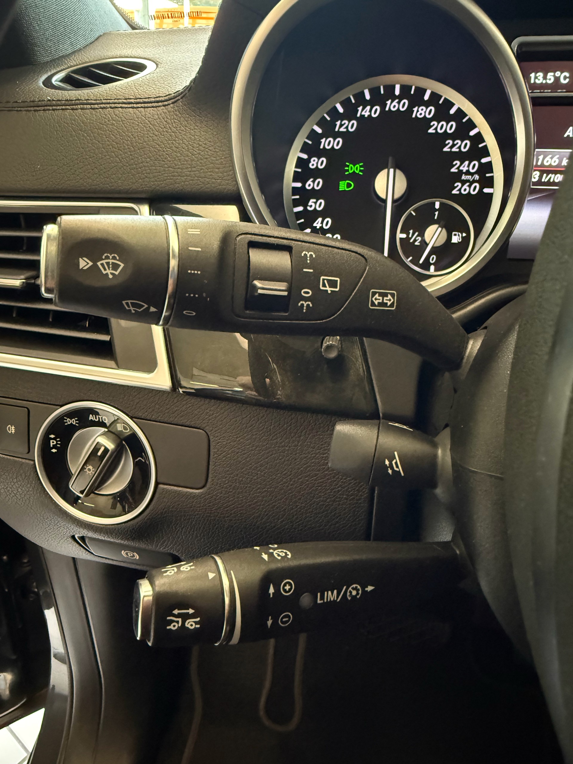 MERCEDES-BENZ GL 350 BlueTEC 4Matic 7G-TRONIC-image-22