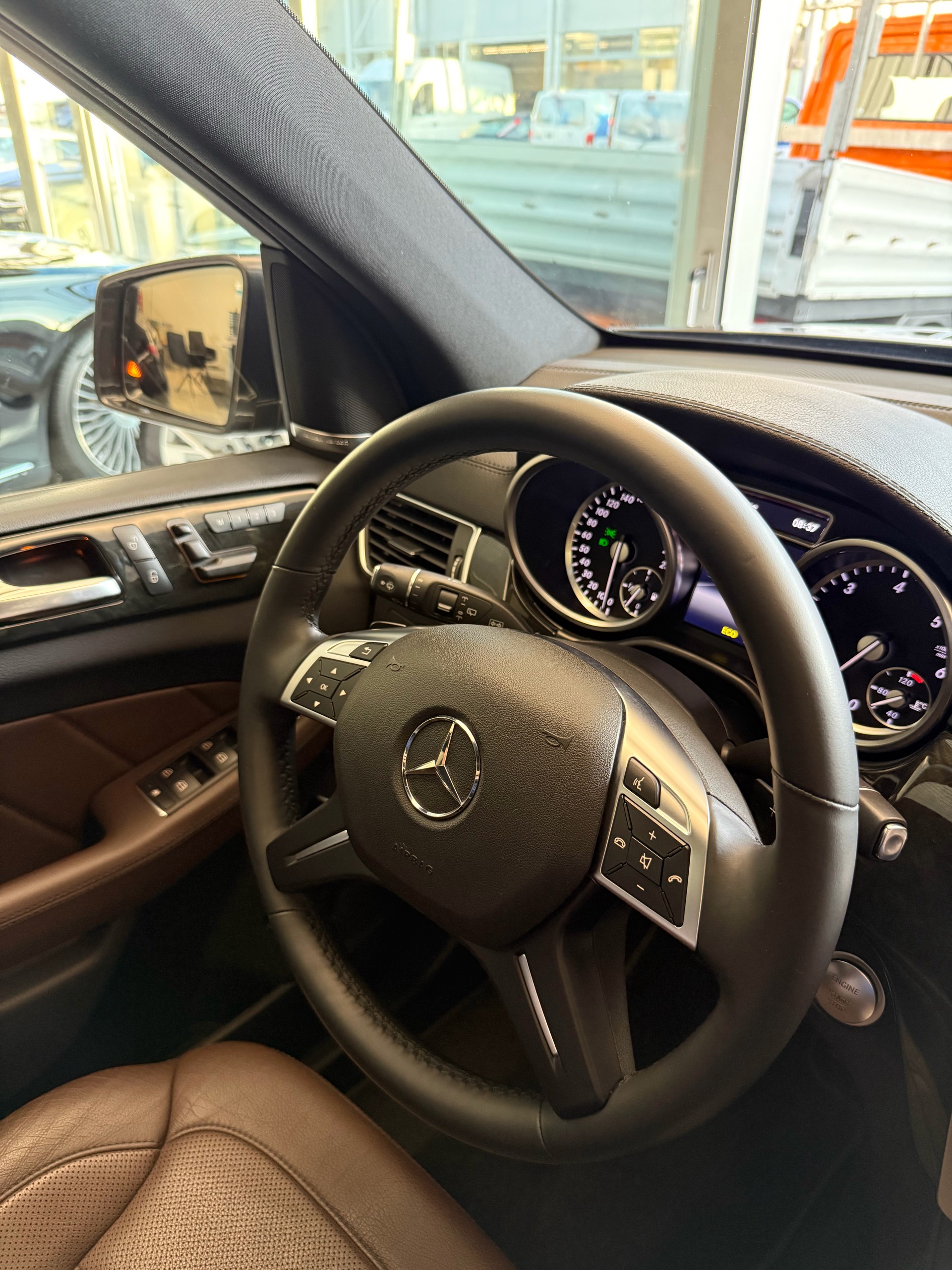 MERCEDES-BENZ GL 350 BlueTEC 4Matic 7G-TRONIC-image-21