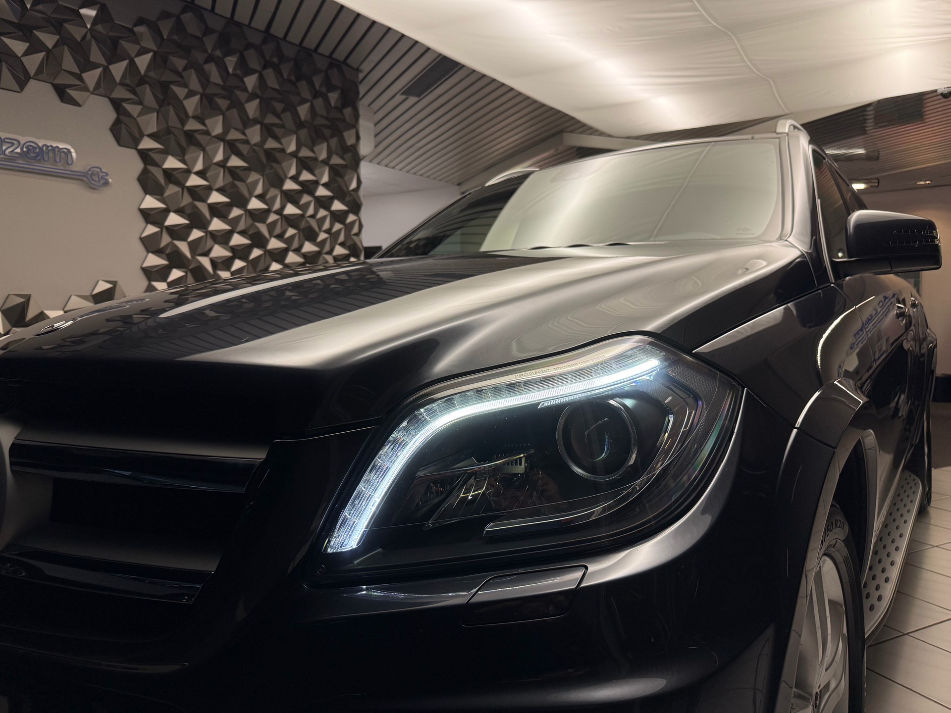 MERCEDES-BENZ GL 350 BlueTEC 4Matic 7G-TRONIC-image-32