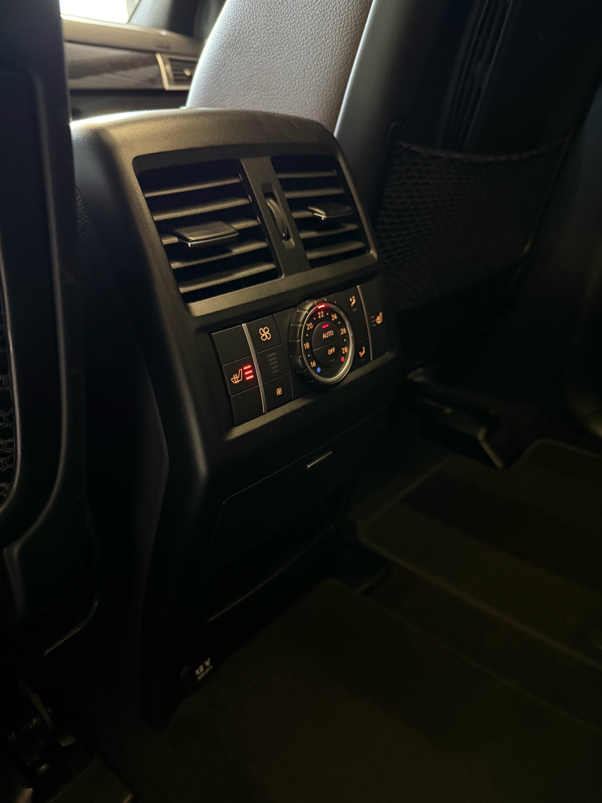 MERCEDES-BENZ GL 350 BlueTEC 4Matic 7G-TRONIC-image-17