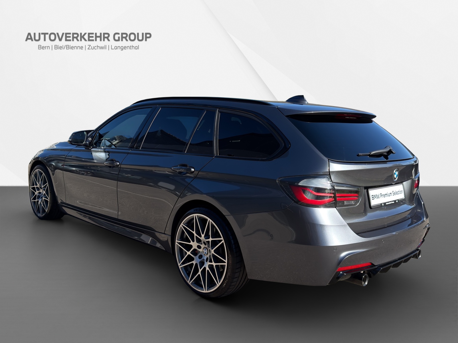 BMW 340i xDrive Touring Edition M Sport-showroom-element-3