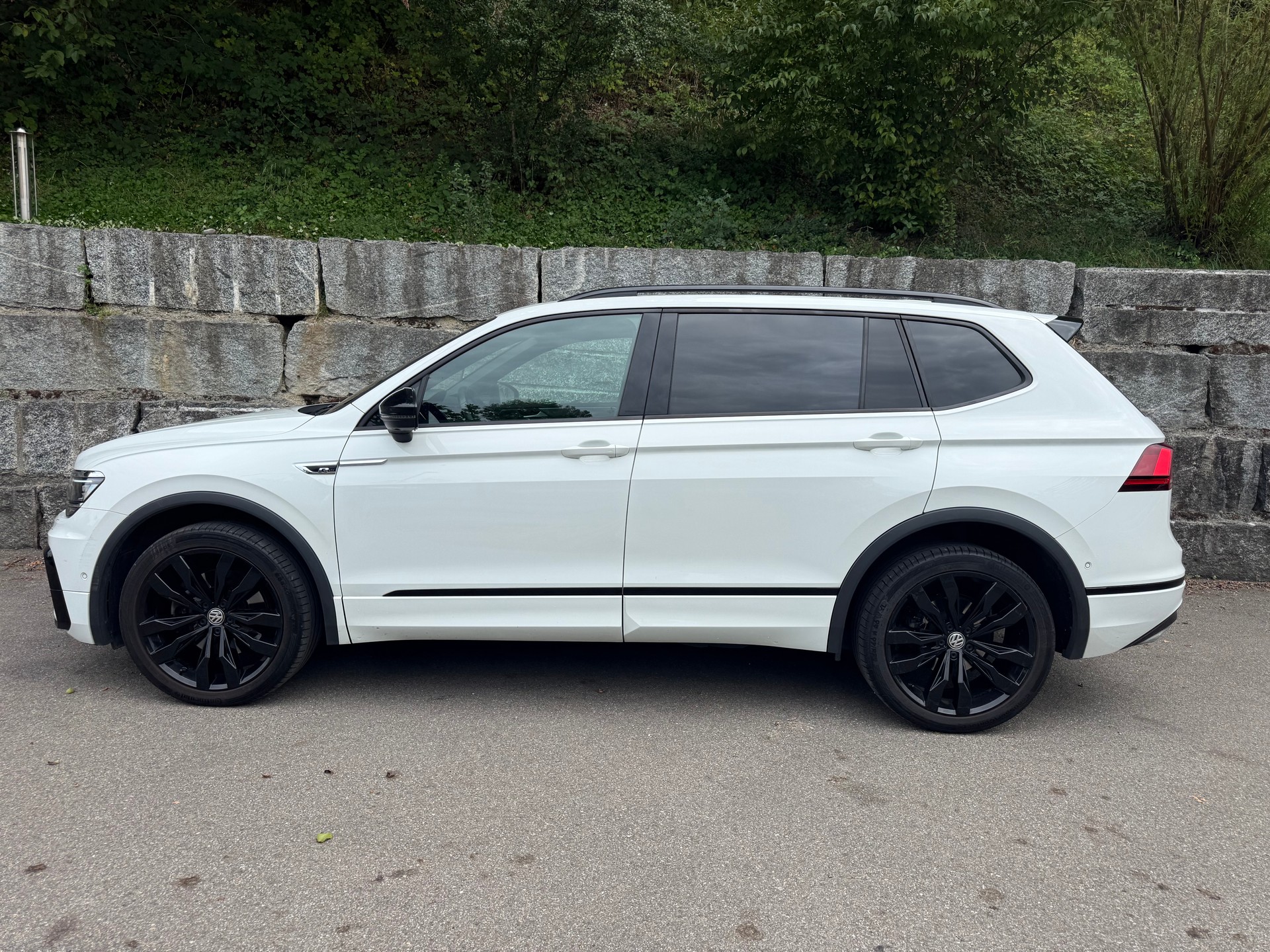 VW Tiguan Allspace 2.0 TDI R-Line 4MotionDSG-image-7