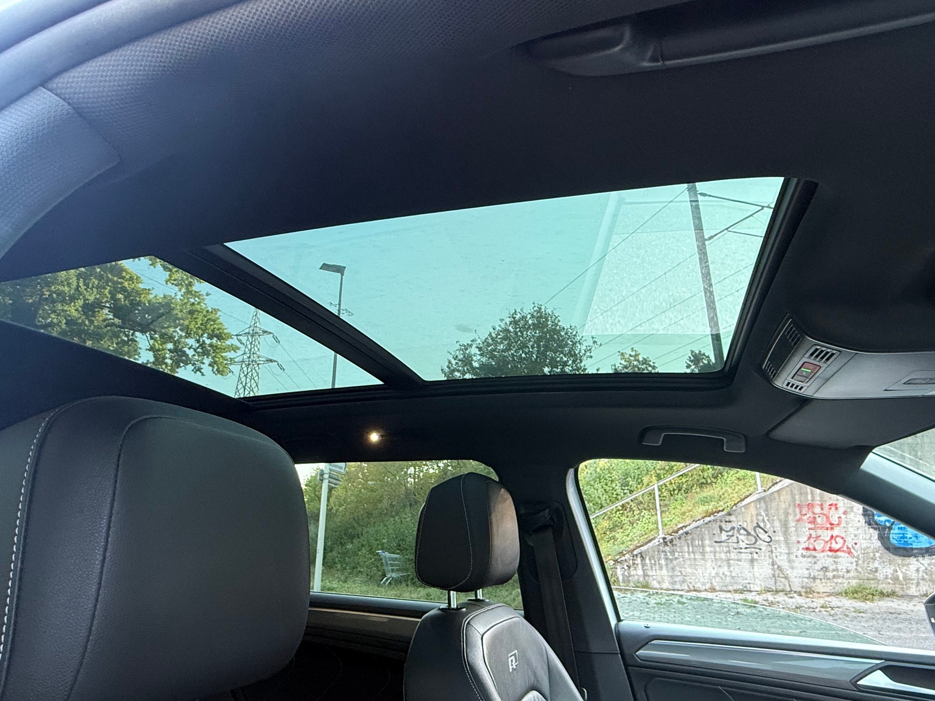 VW Tiguan Allspace 2.0 TDI R-Line 4MotionDSG-image-5