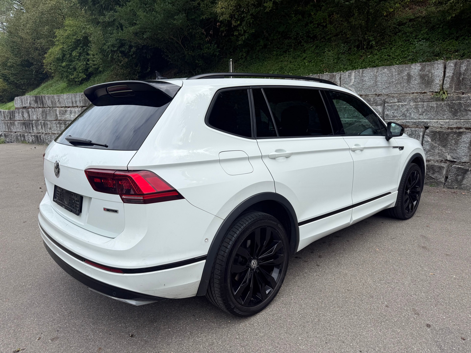 VW Tiguan Allspace 2.0 TDI R-Line 4MotionDSG-image-2