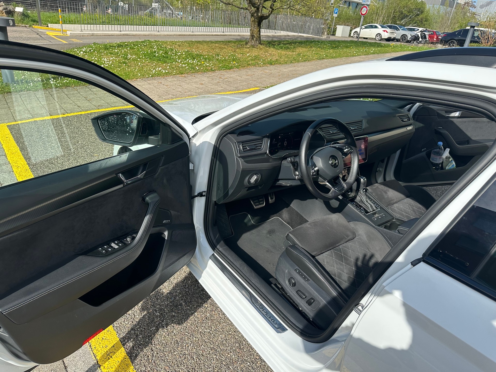 SKODA 2.0 TSI 280 SportLine Light 4x4 DSG-image-3