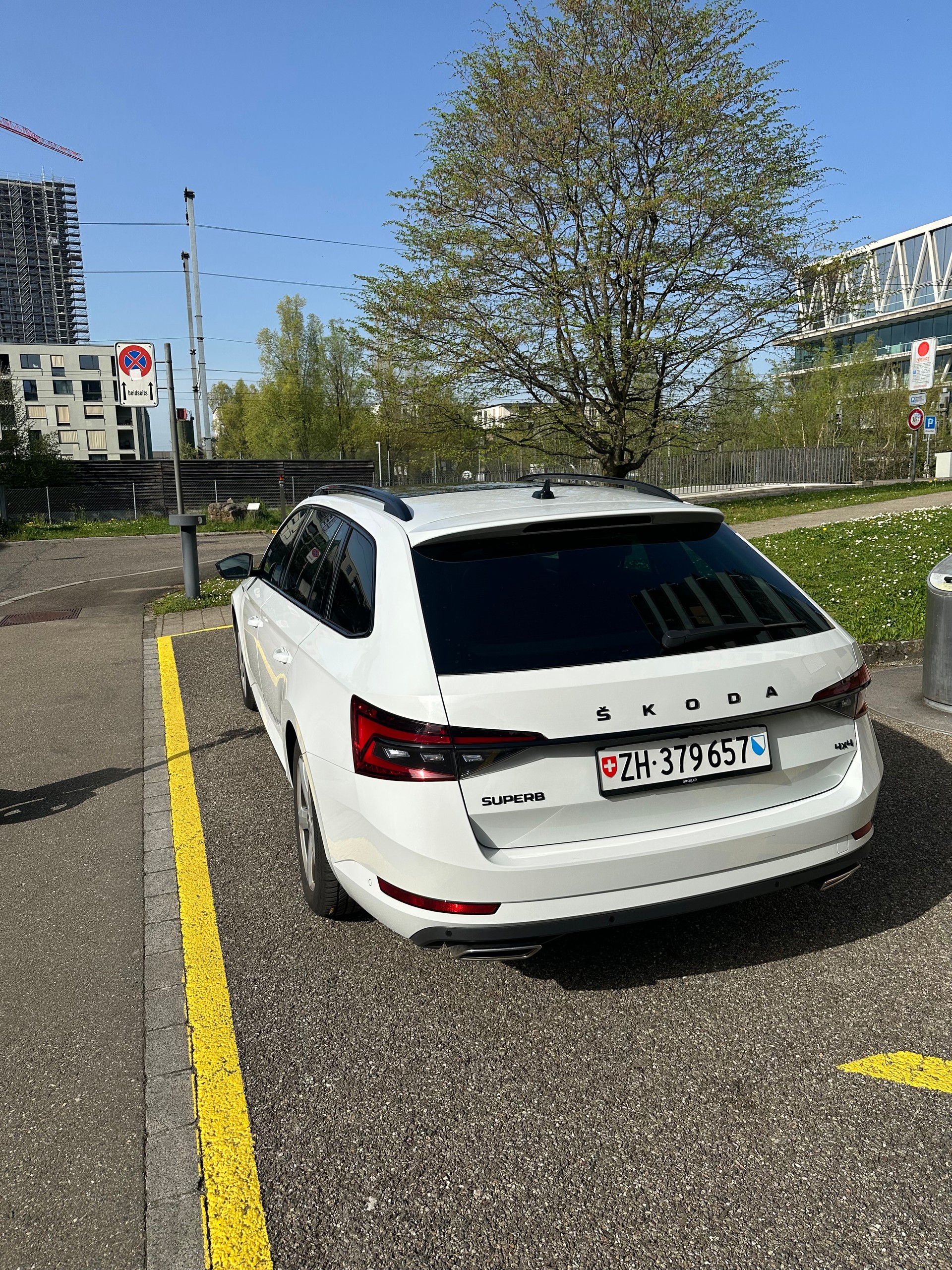 SKODA 2.0 TSI 280 SportLine Light 4x4 DSG-image-1