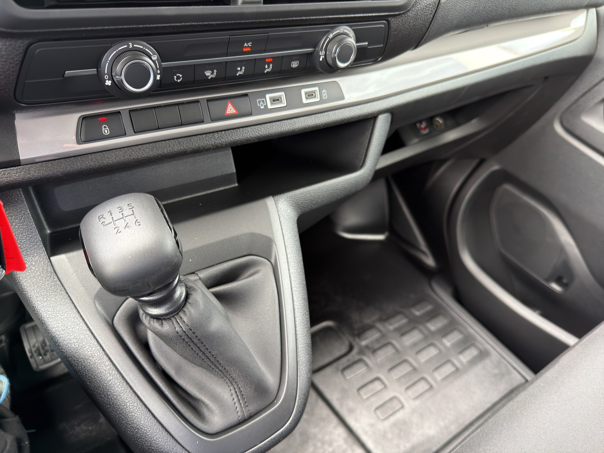 CITROEN Jumpy DCab. M approfondi 1.5 FLEXSPACE-image-10