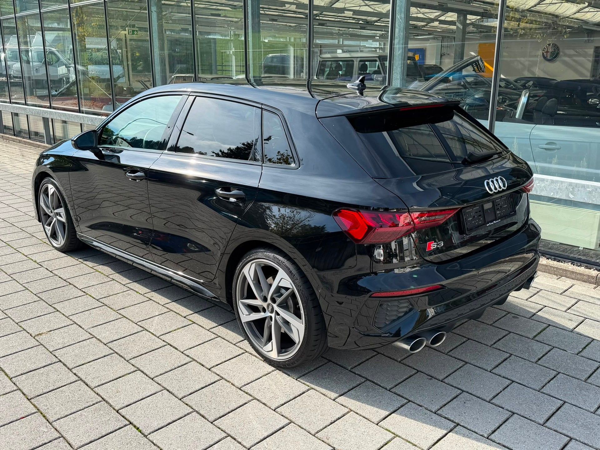 AUDI S3 Sportback 2.0 TFSI quattro S-tronic-image-6