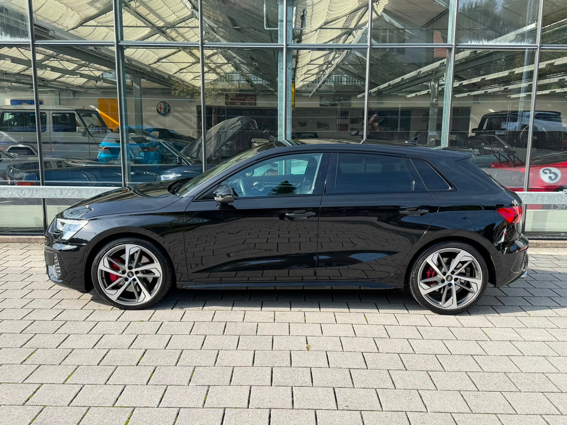 AUDI S3 Sportback 2.0 TFSI quattro S-tronic-image-2