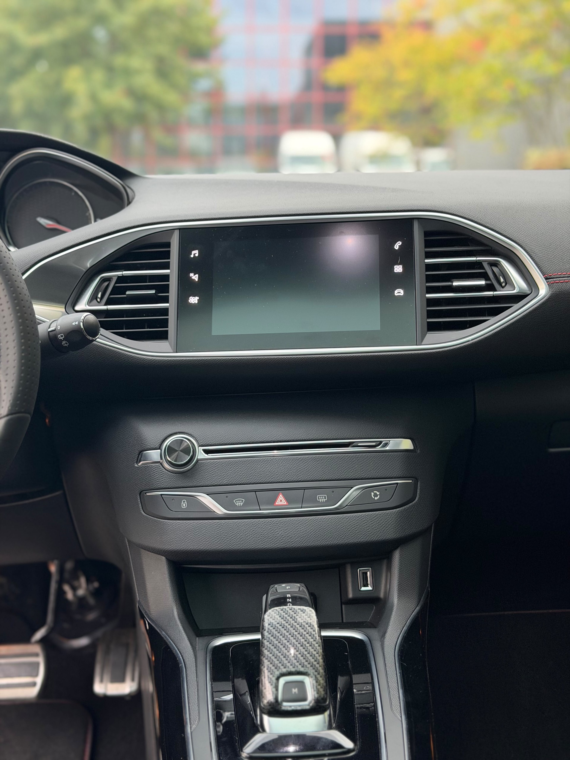 PEUGEOT 308 SW 2.0 BlueHDI GT EAT8-image-8