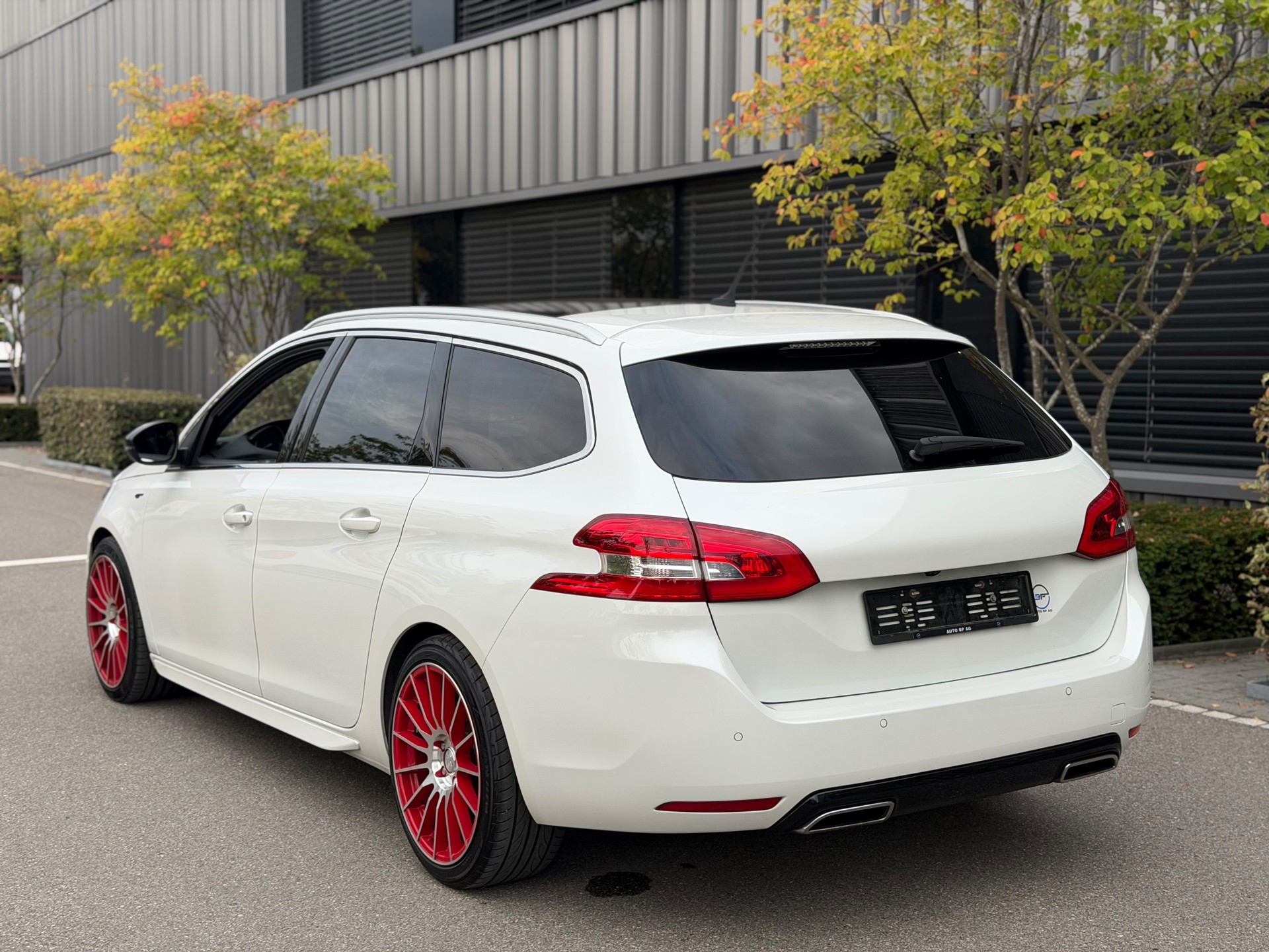 PEUGEOT 308 SW 2.0 BlueHDI GT EAT8-image-2