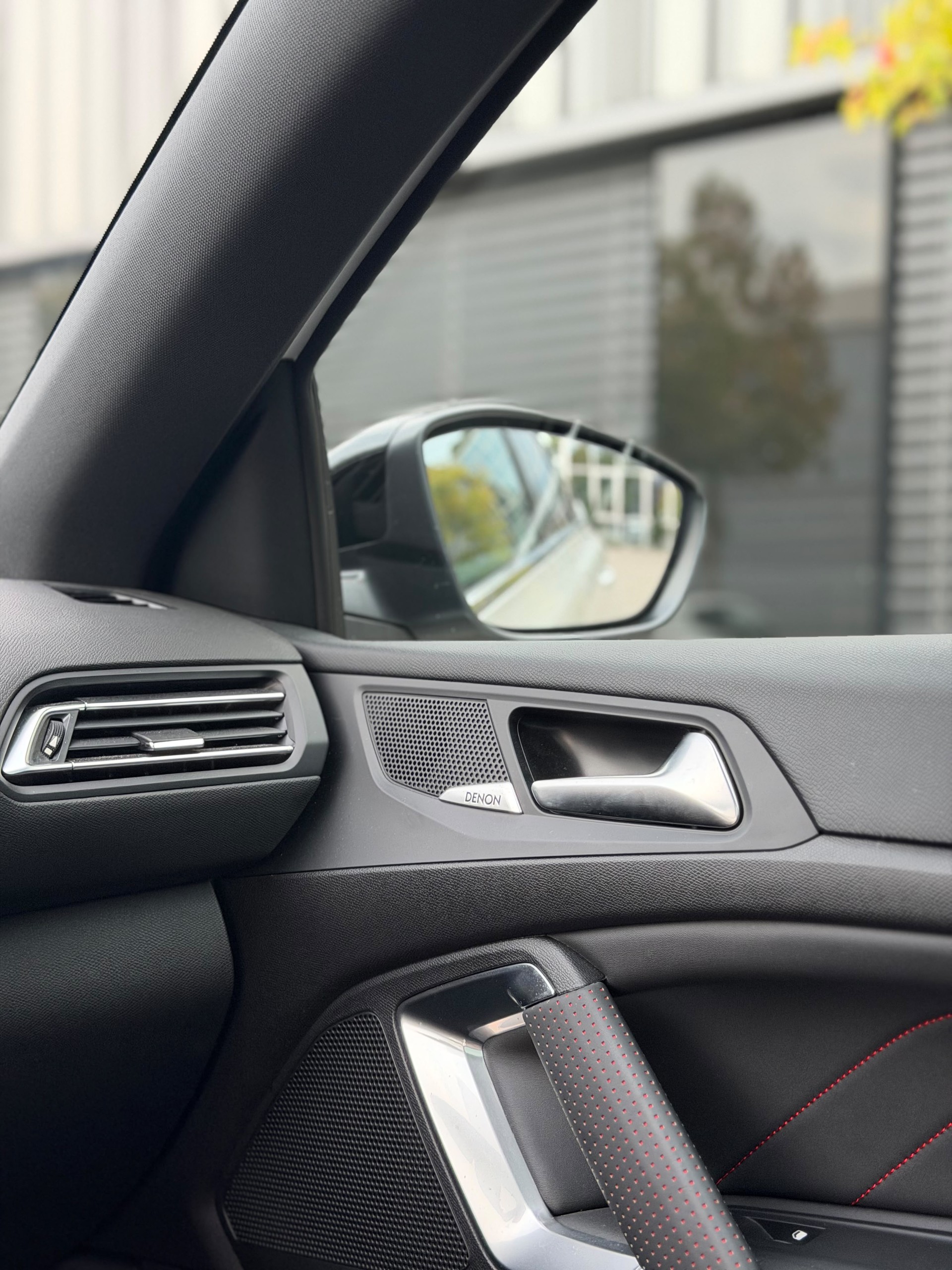 PEUGEOT 308 SW 2.0 BlueHDI GT EAT8-image-10