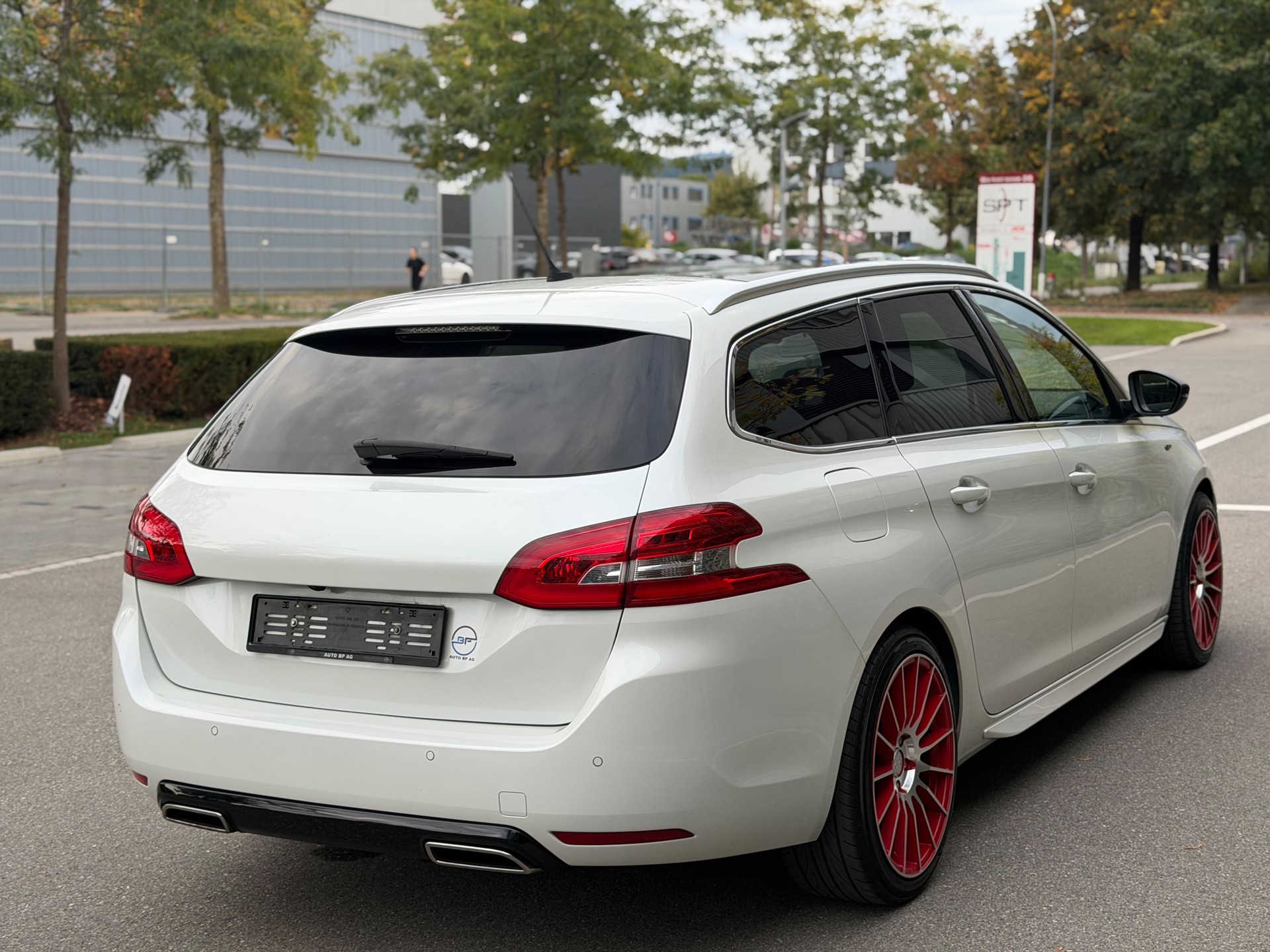 PEUGEOT 308 SW 2.0 BlueHDI GT EAT8-image-5