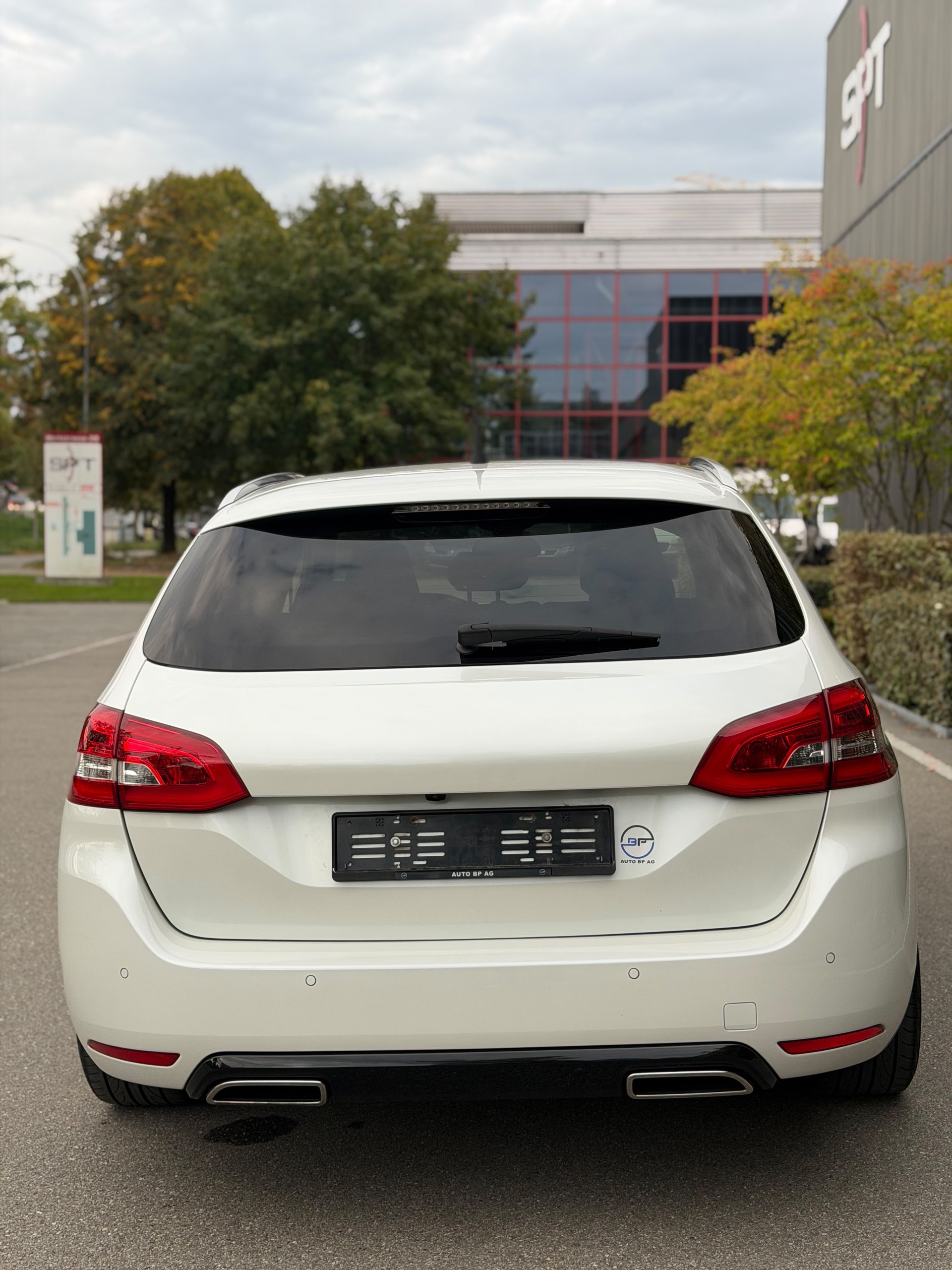 PEUGEOT 308 SW 2.0 BlueHDI GT EAT8-image-3