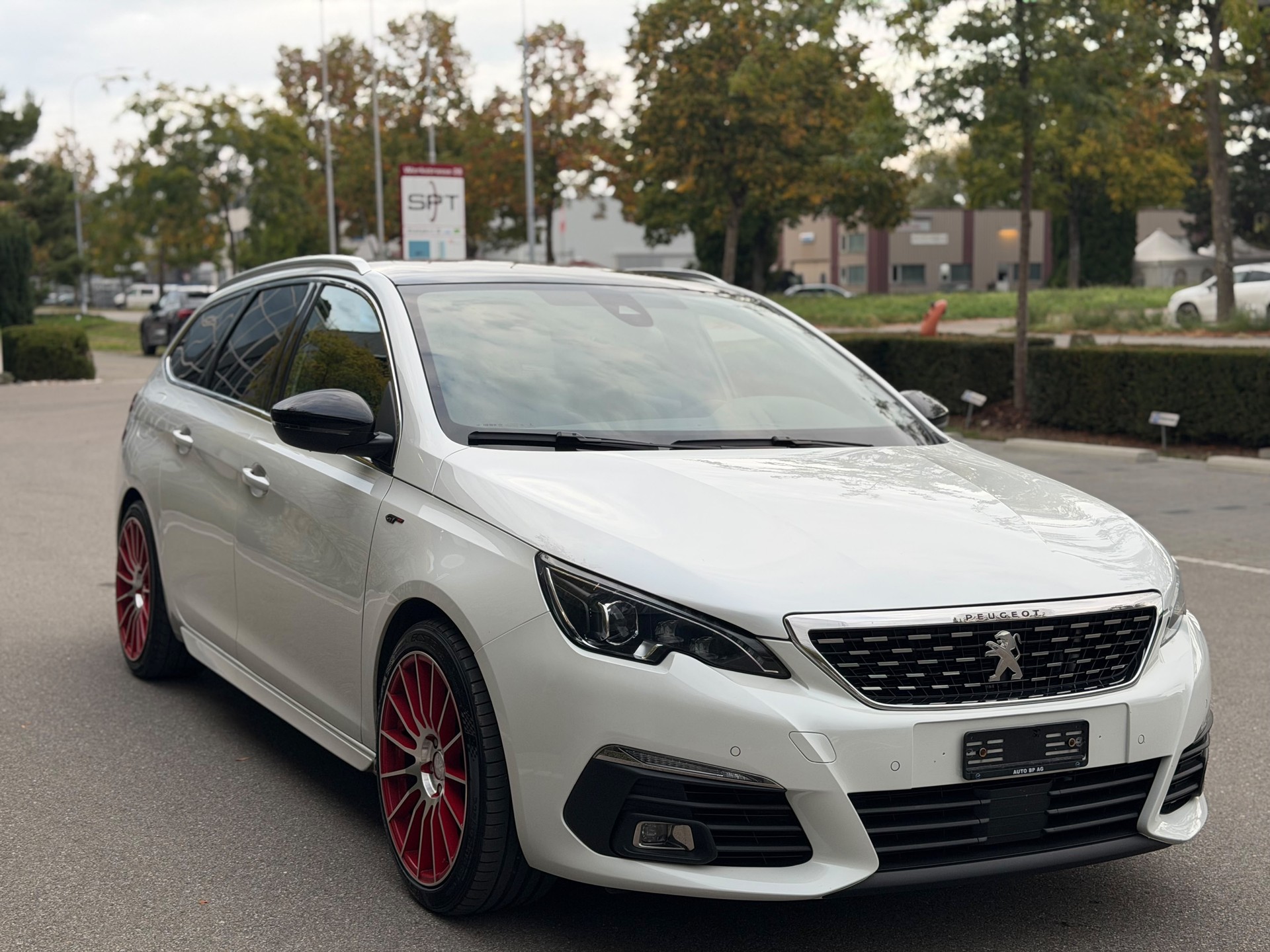 PEUGEOT 308 SW 2.0 BlueHDI GT EAT8-image-6