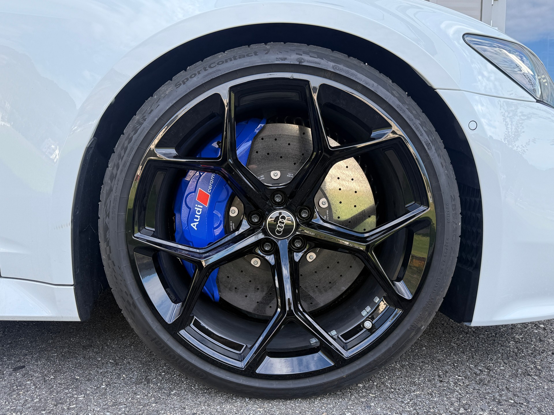 AUDI RS6 Avant 4.0 TFSI V8 Performance quattro-image-2