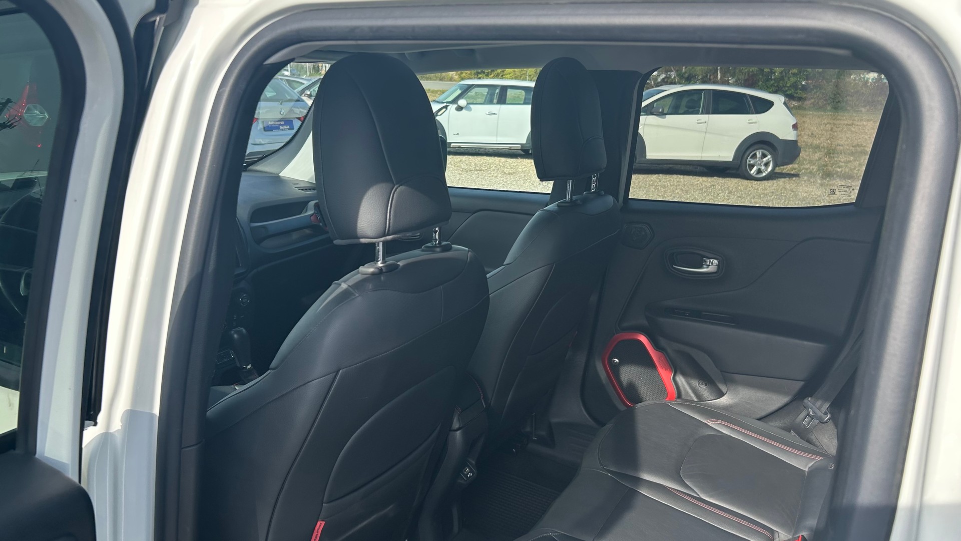 JEEP Renegade 2.0 MJ Trailhawk AWD + Low Range 9ATX-image-23