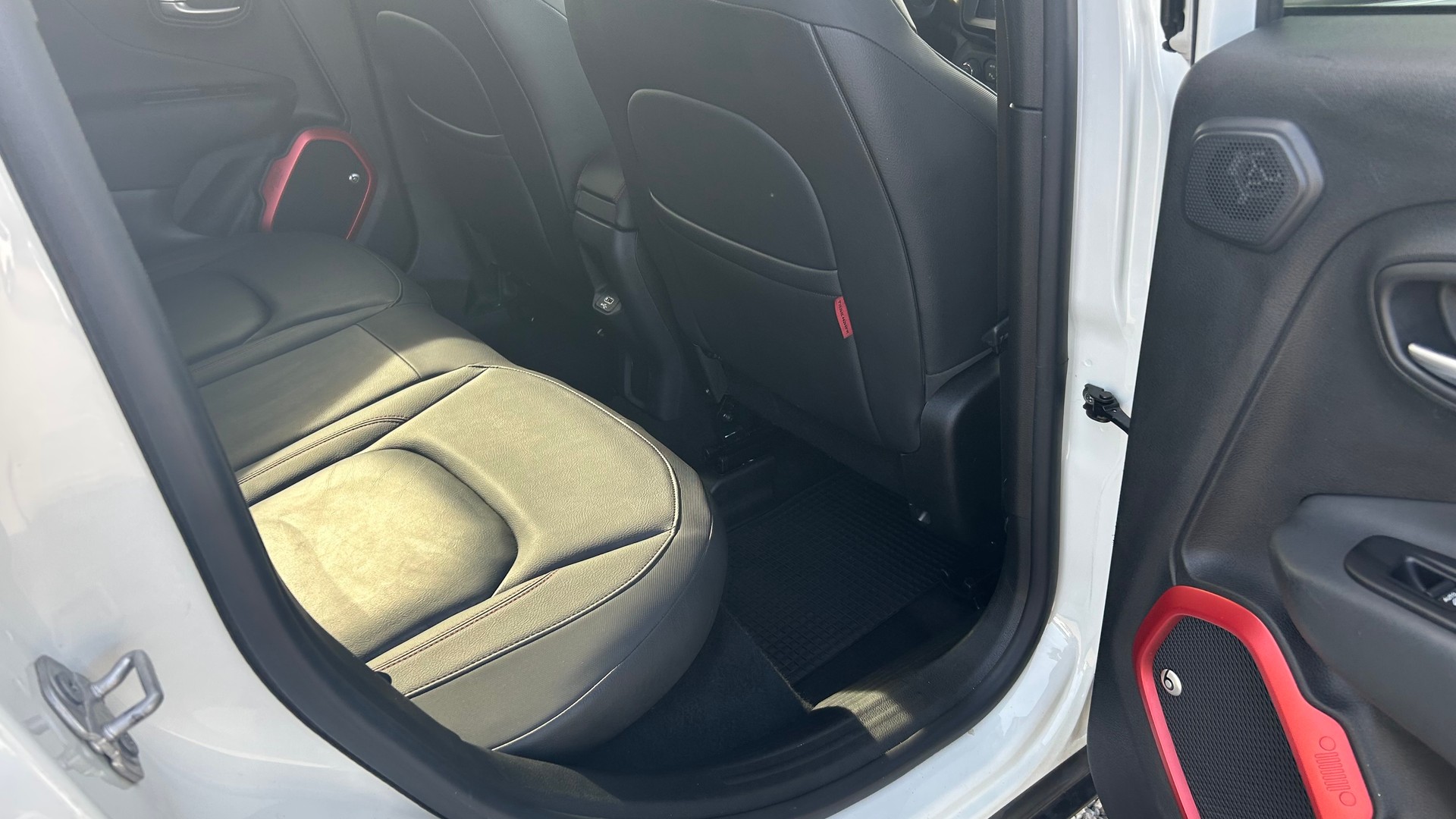 JEEP Renegade 2.0 MJ Trailhawk AWD + Low Range 9ATX-image-27