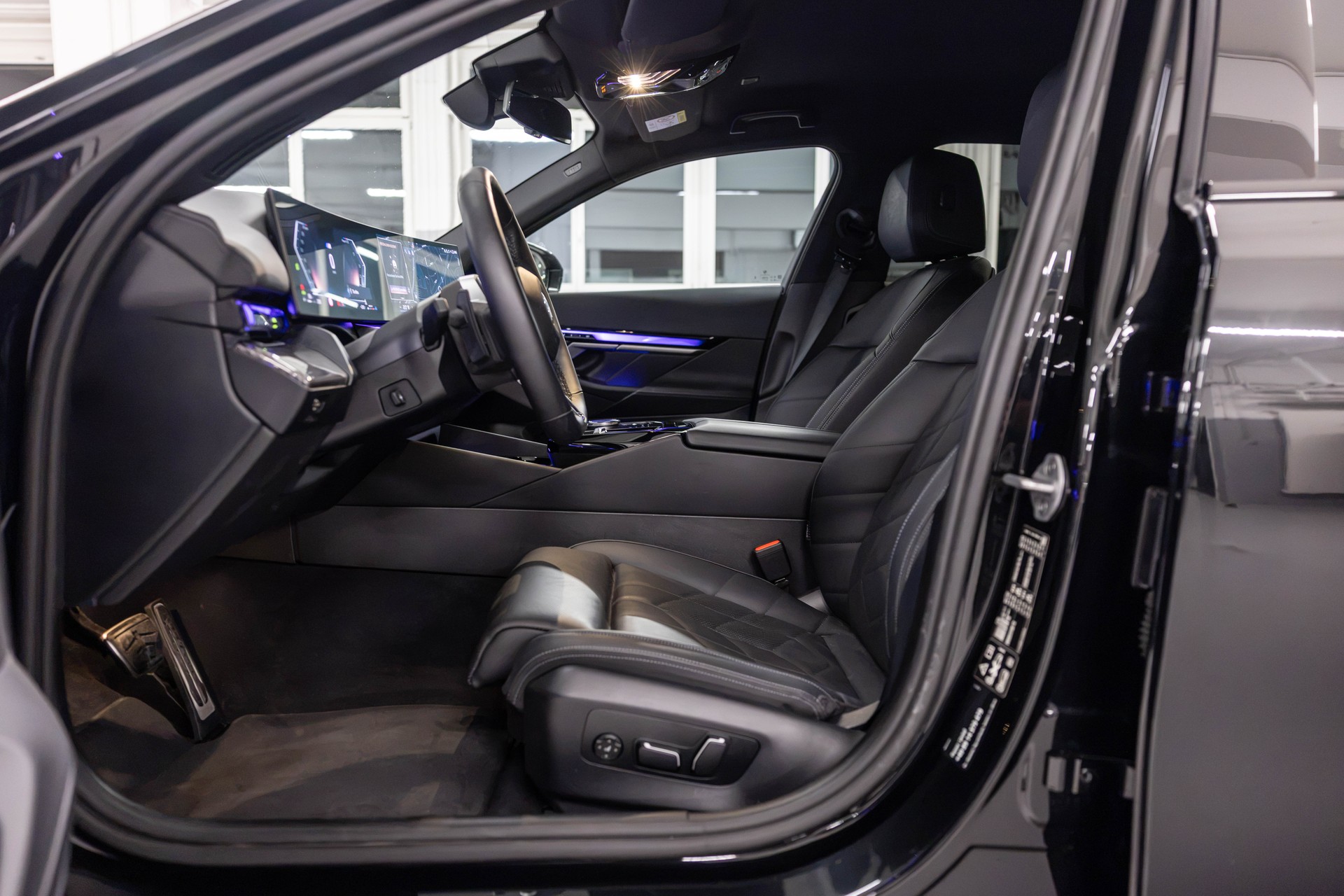 BMW 540d xDrive 48V M Sport Steptronic-image-18