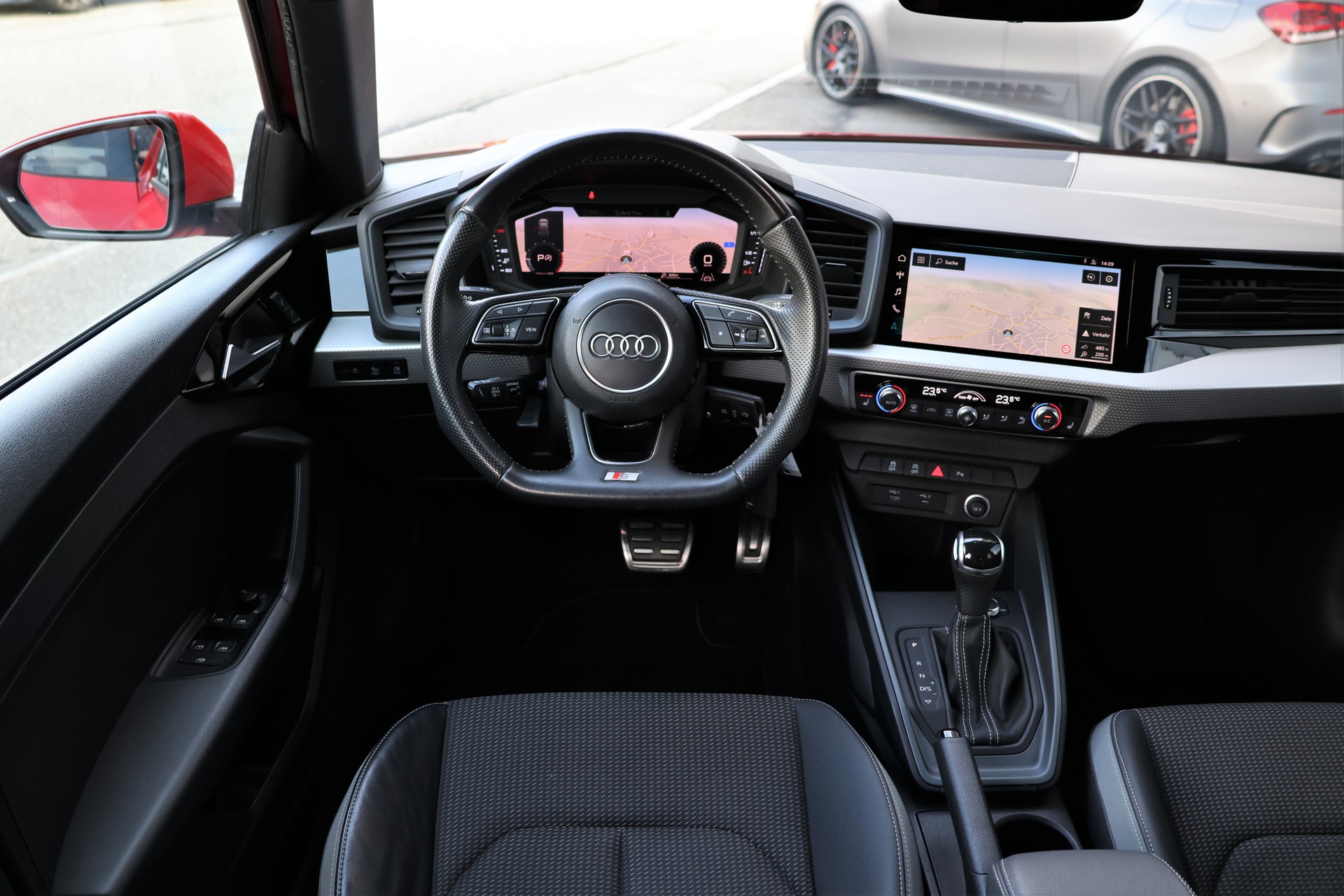 AUDI A1 Sportback 30 TFSI advanced S-tronic (CH) S-Line-image-13