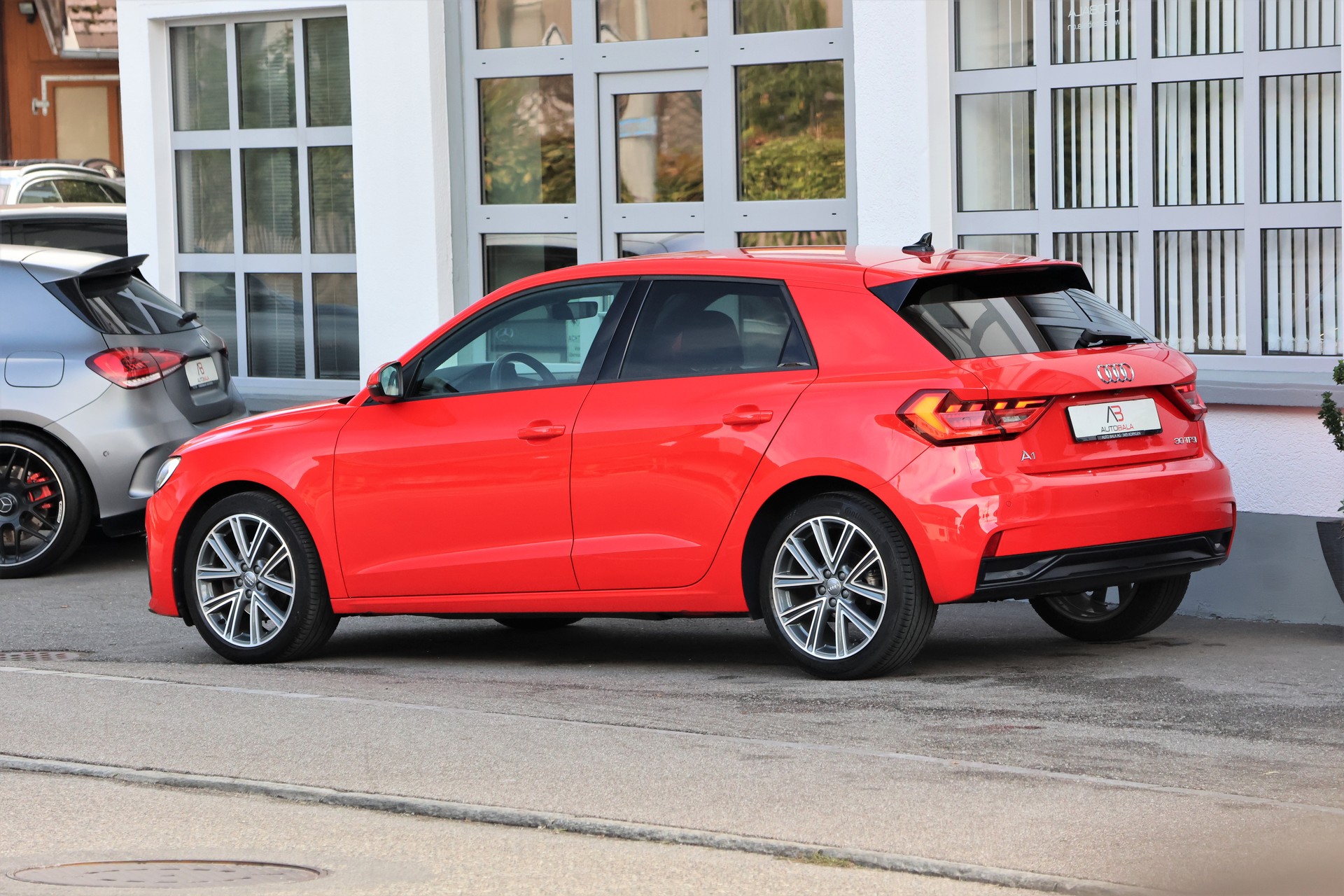 AUDI A1 Sportback 30 TFSI advanced S-tronic (CH) S-Line-image-4