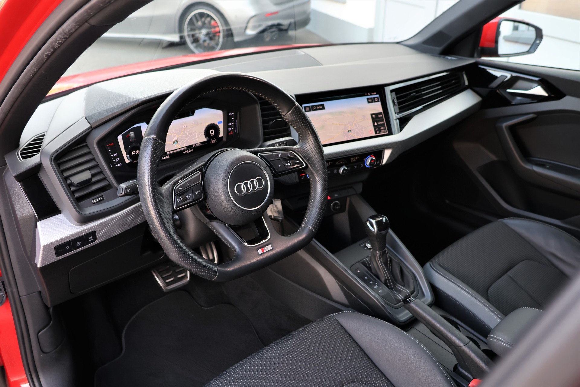 AUDI A1 Sportback 30 TFSI advanced S-tronic (CH) S-Line-image-10