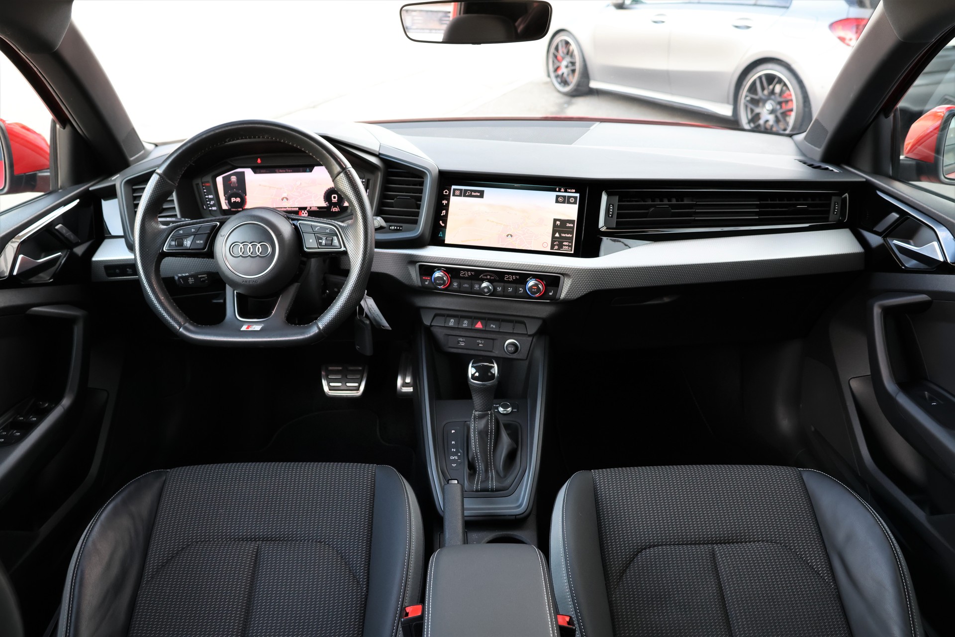 AUDI A1 Sportback 30 TFSI advanced S-tronic (CH) S-Line-image-15