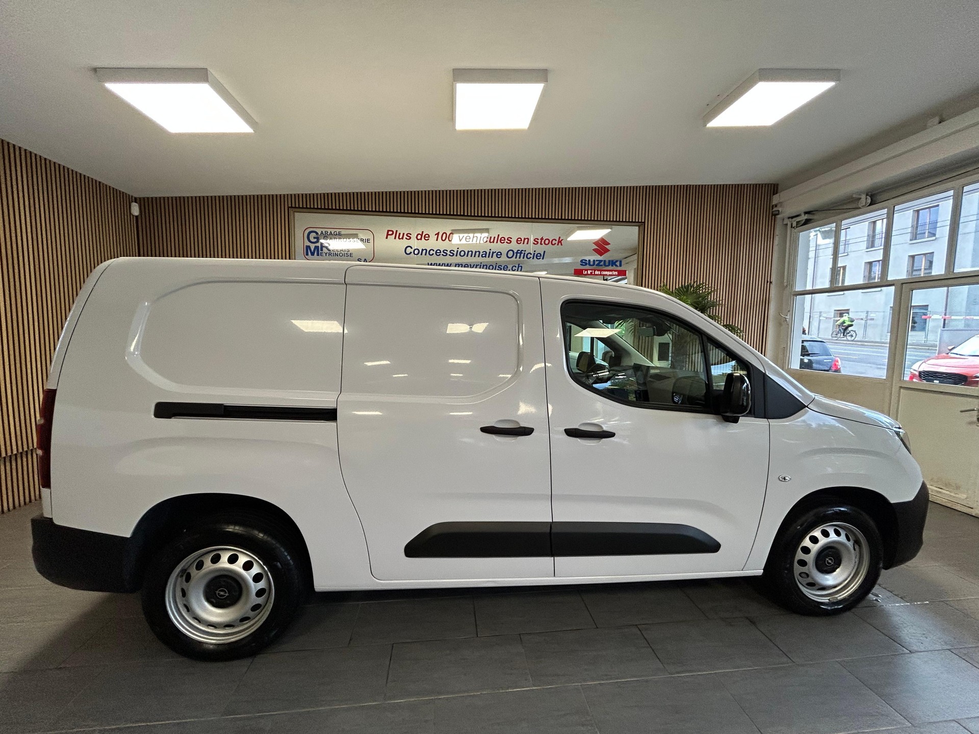 OPEL Combo Cargo 2.4 t XL 1.5 D S/S 3PLATZ/3PLACES-image-0
