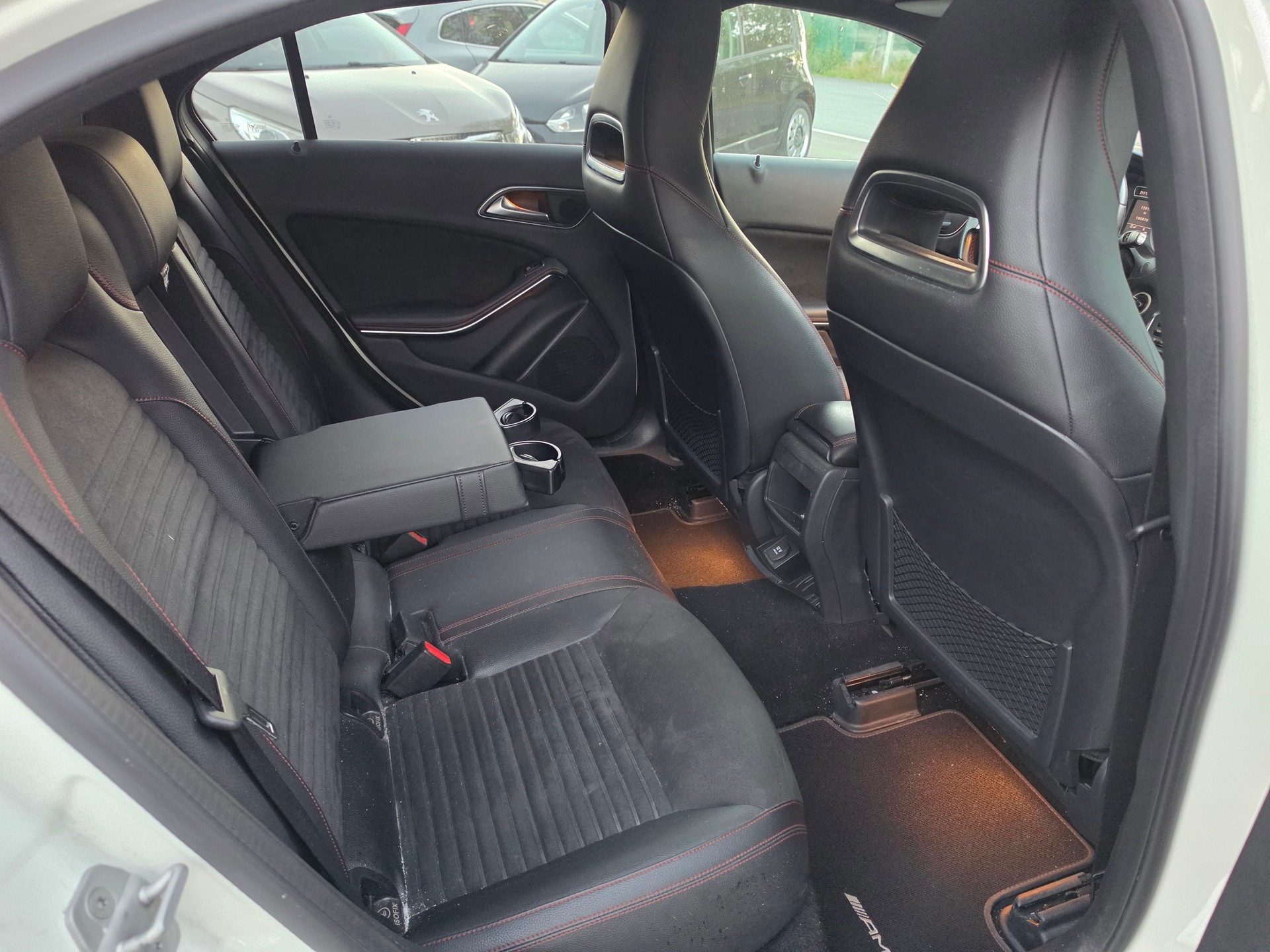 MERCEDES-BENZ A 220 CDI AMG Line 7G-DCT-image-12