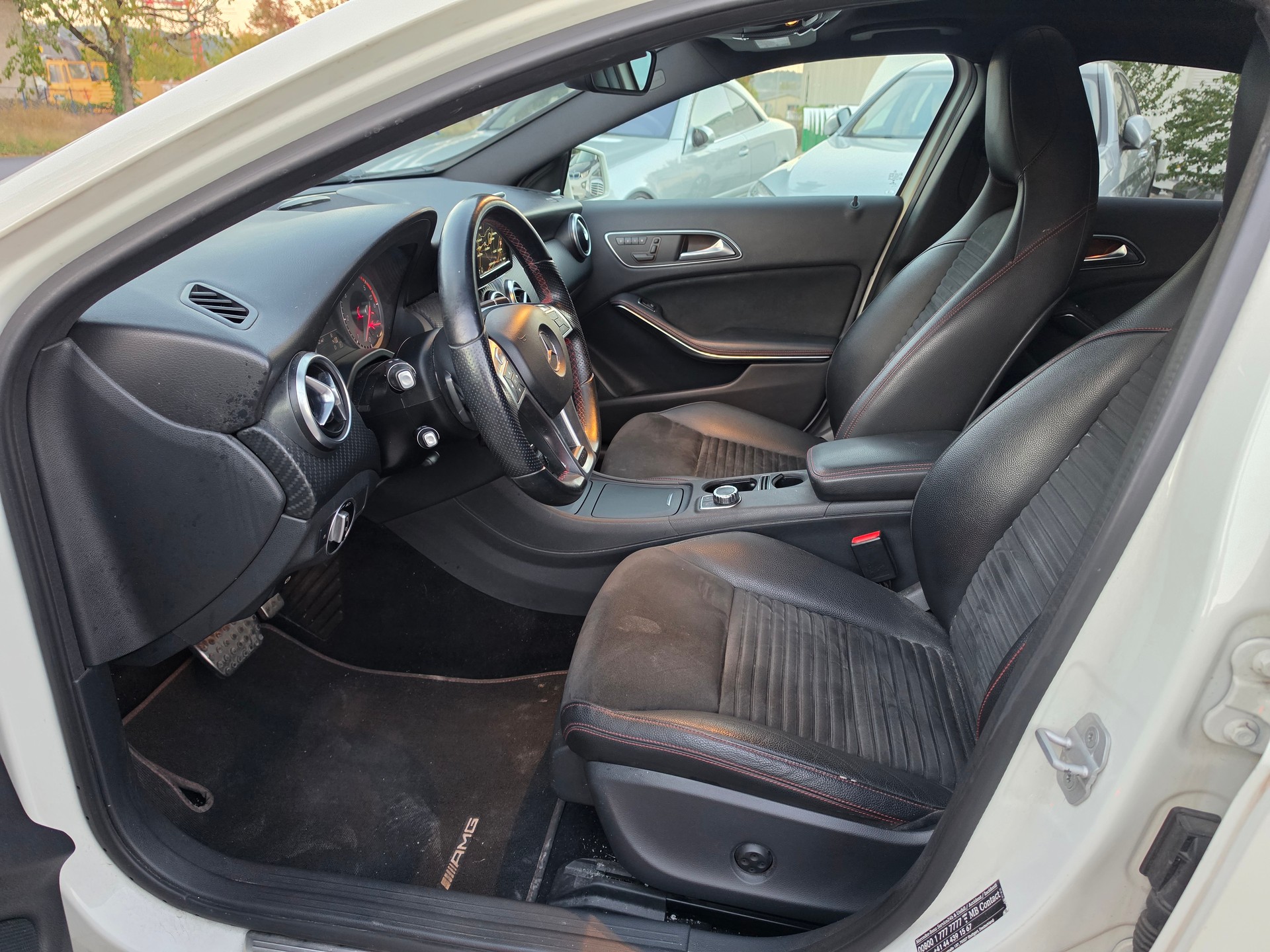 MERCEDES-BENZ A 220 CDI AMG Line 7G-DCT-image-9