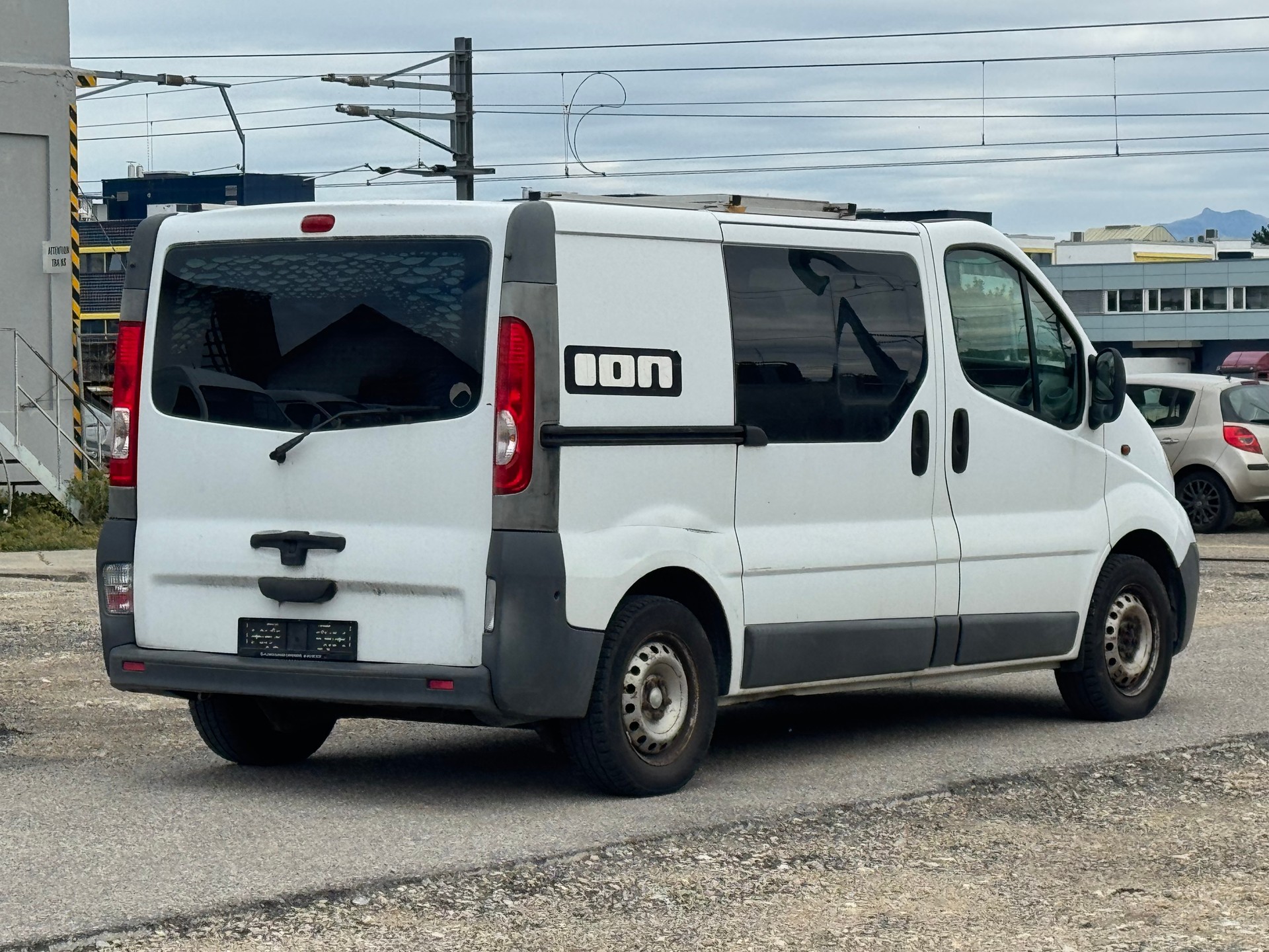 OPEL Vivaro 20TD J28/30-image-3