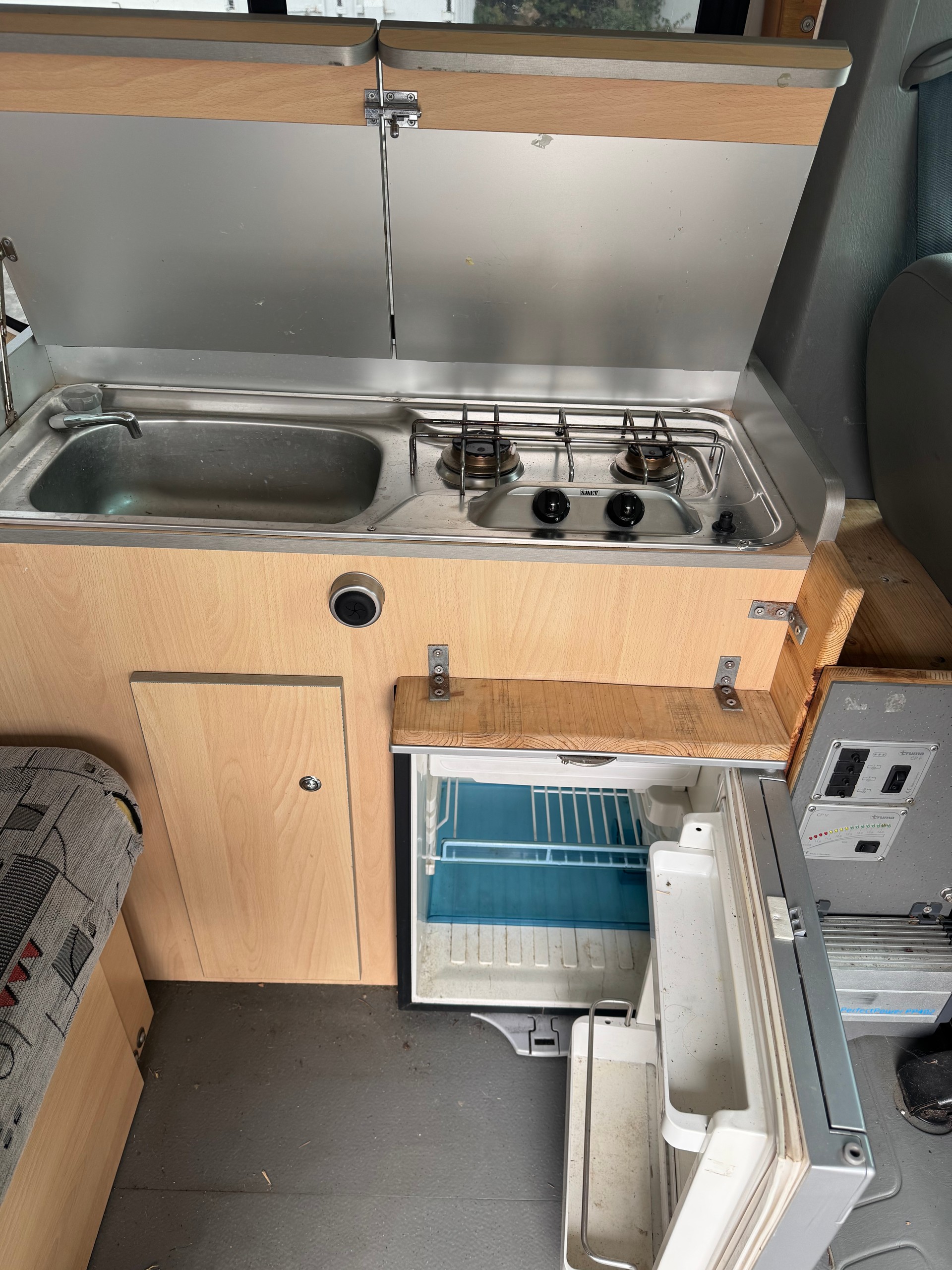 OPEL Vivaro 20TD J28/30-image-9