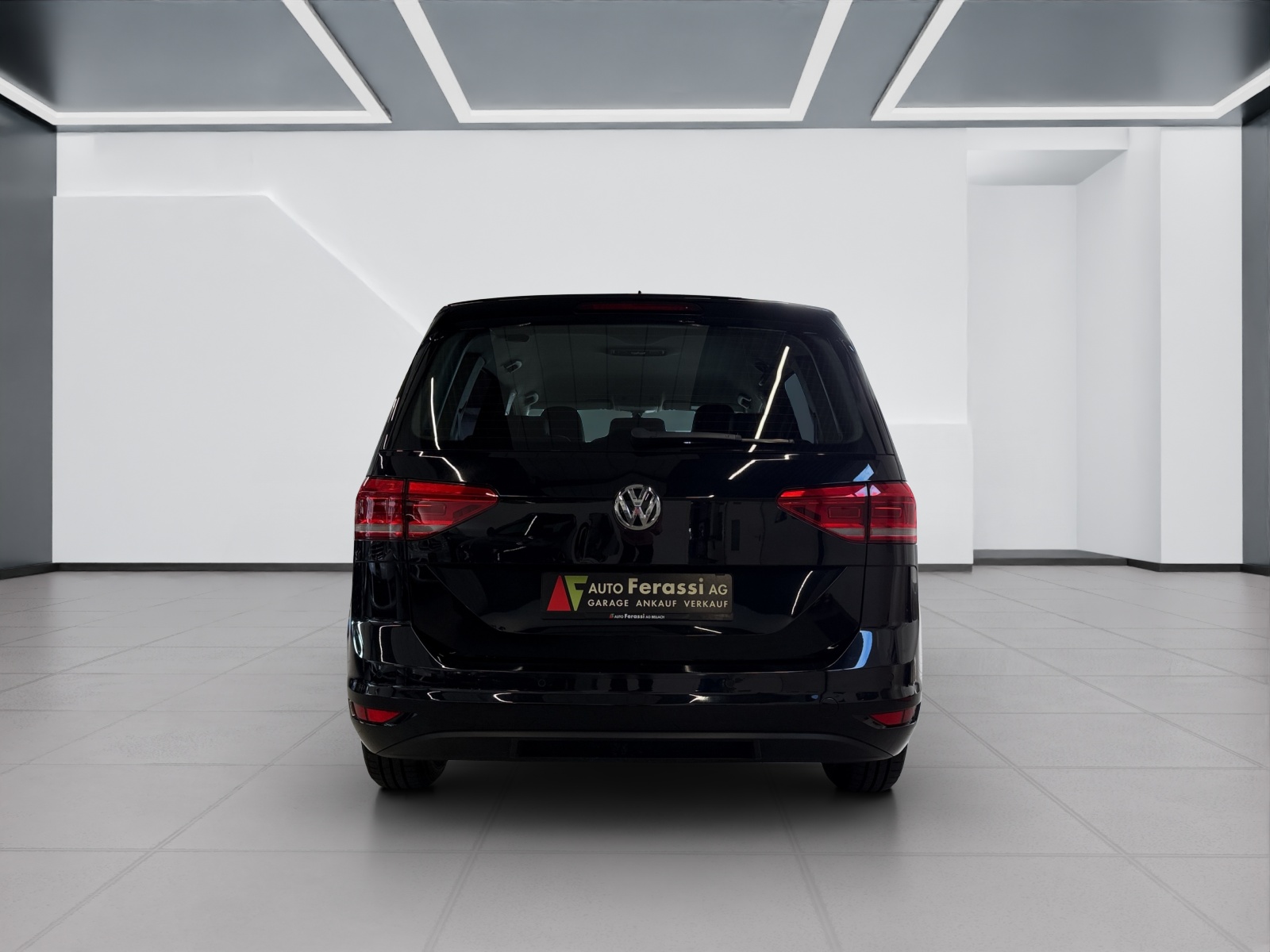 VW Touran 1.6 TDI BlueMotion Technology Trendline DSG-image-4