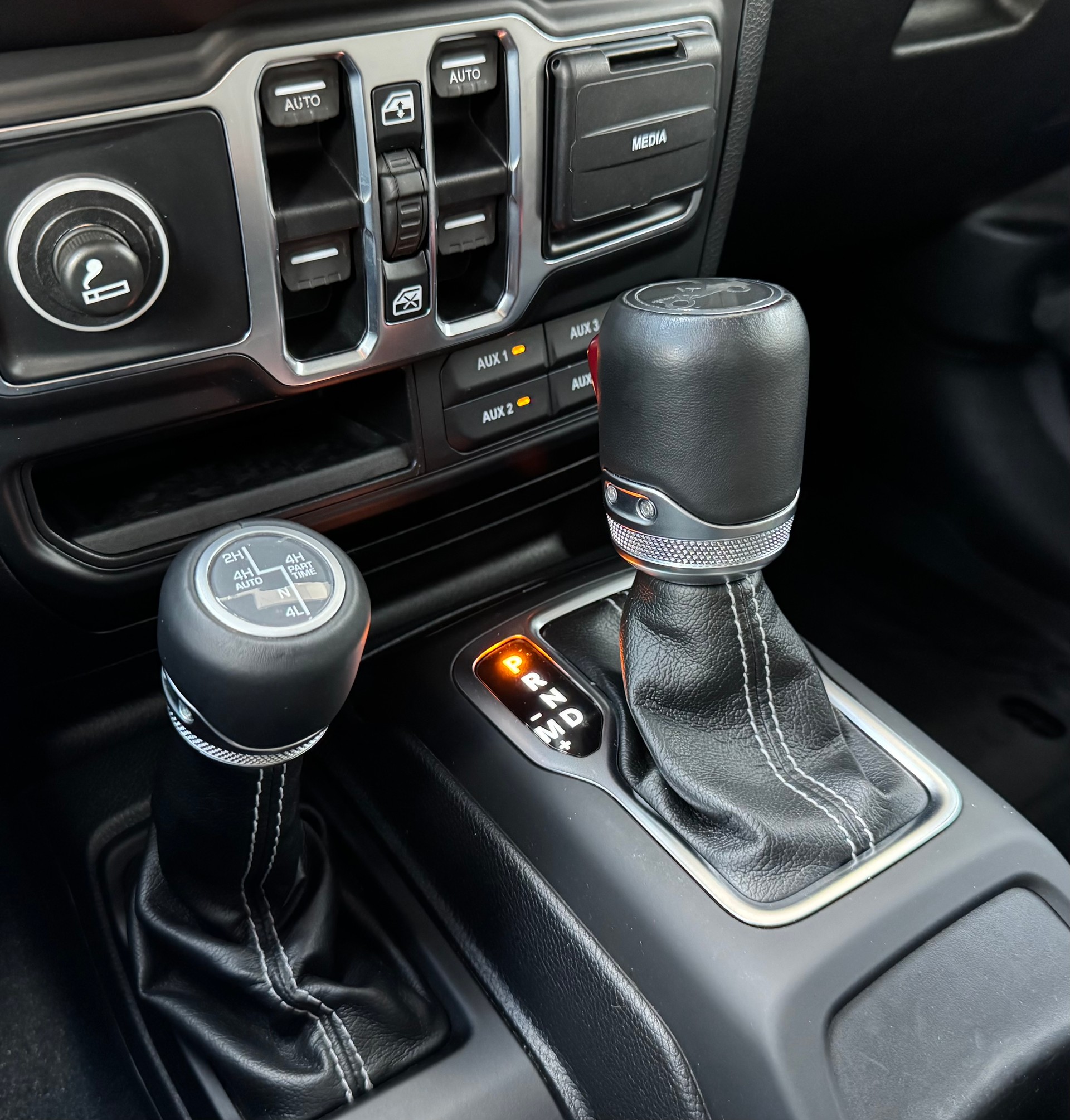 JEEP Wrangler 2.0 Unlimited Overland Automatic-image-18