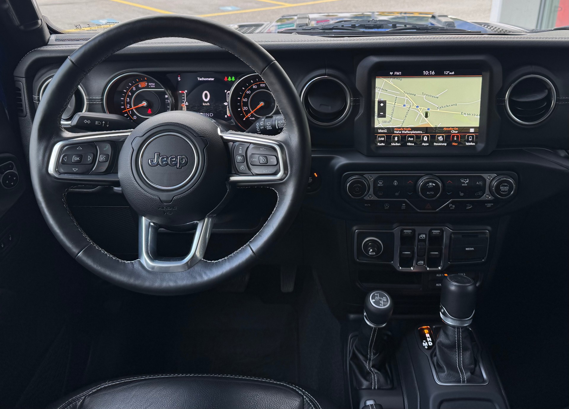 JEEP Wrangler 2.0 Unlimited Overland Automatic-image-12