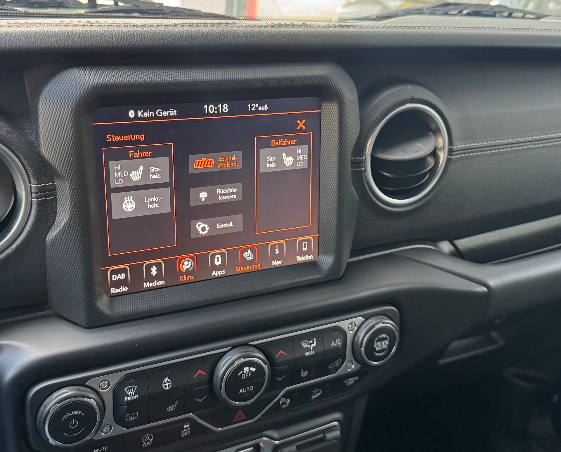 JEEP Wrangler 2.0 Unlimited Overland Automatic-image-17
