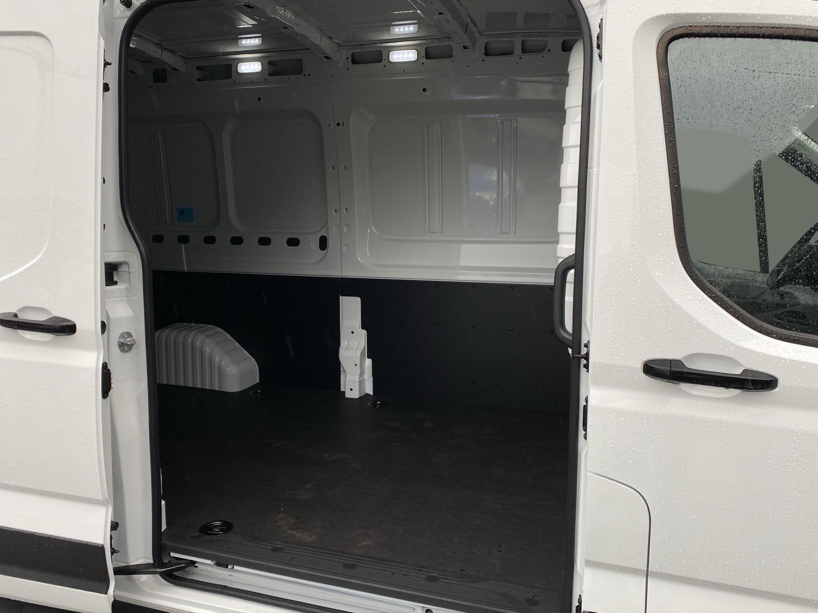 MAXUS Deliver 9 Kaw. L3H2 2.0 TD Luxury-image-10