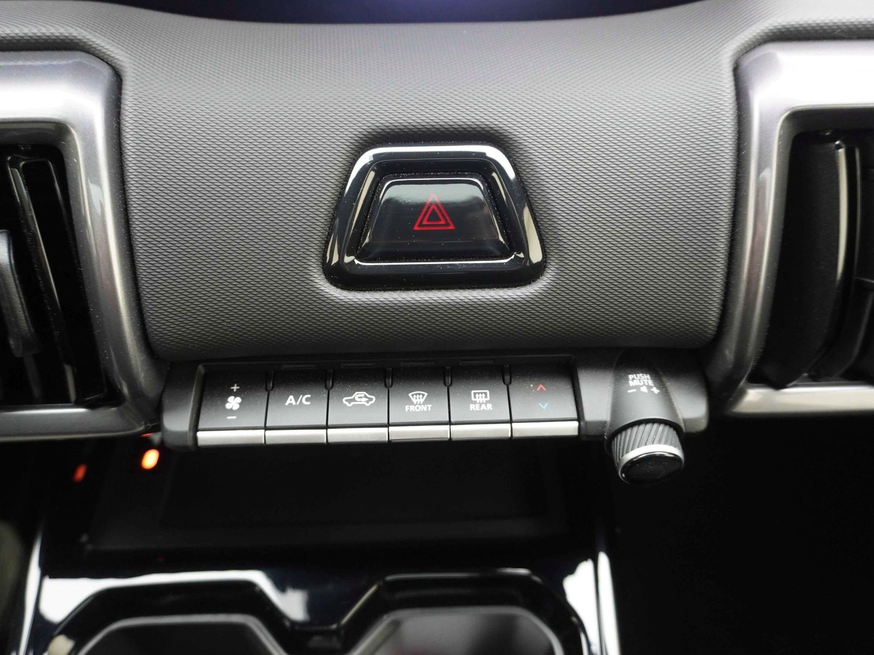 TOYOTA Urban Cruiser Premium AWD-image-18